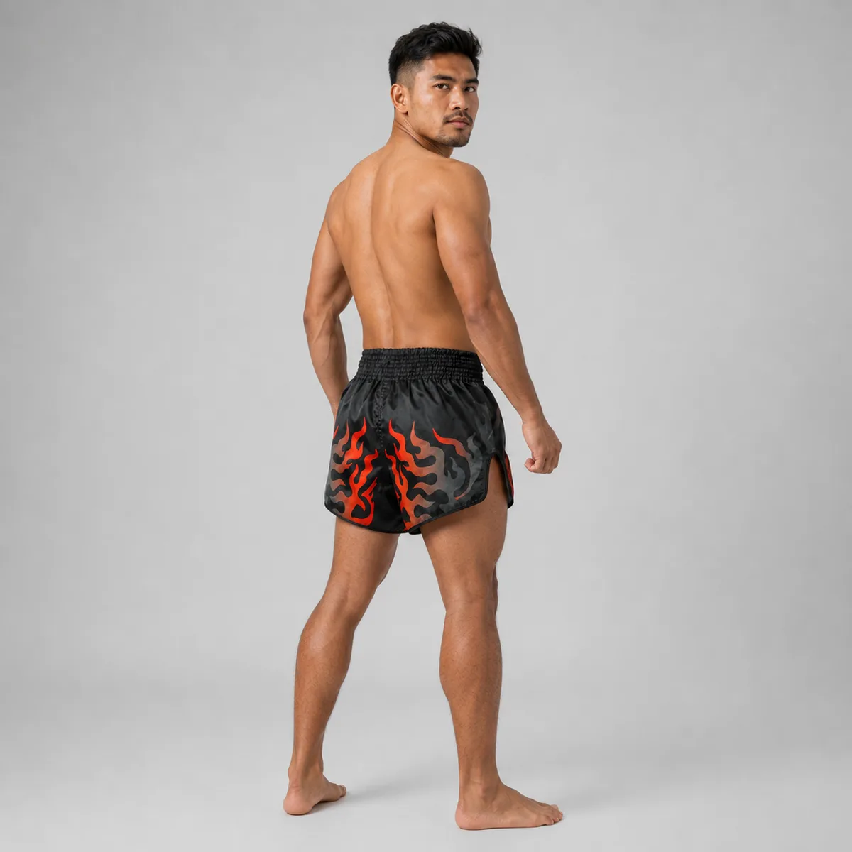 Fairtex Muay Thai шорти Volcano BS1921 Black, сгънати, показващи еластичния колан
