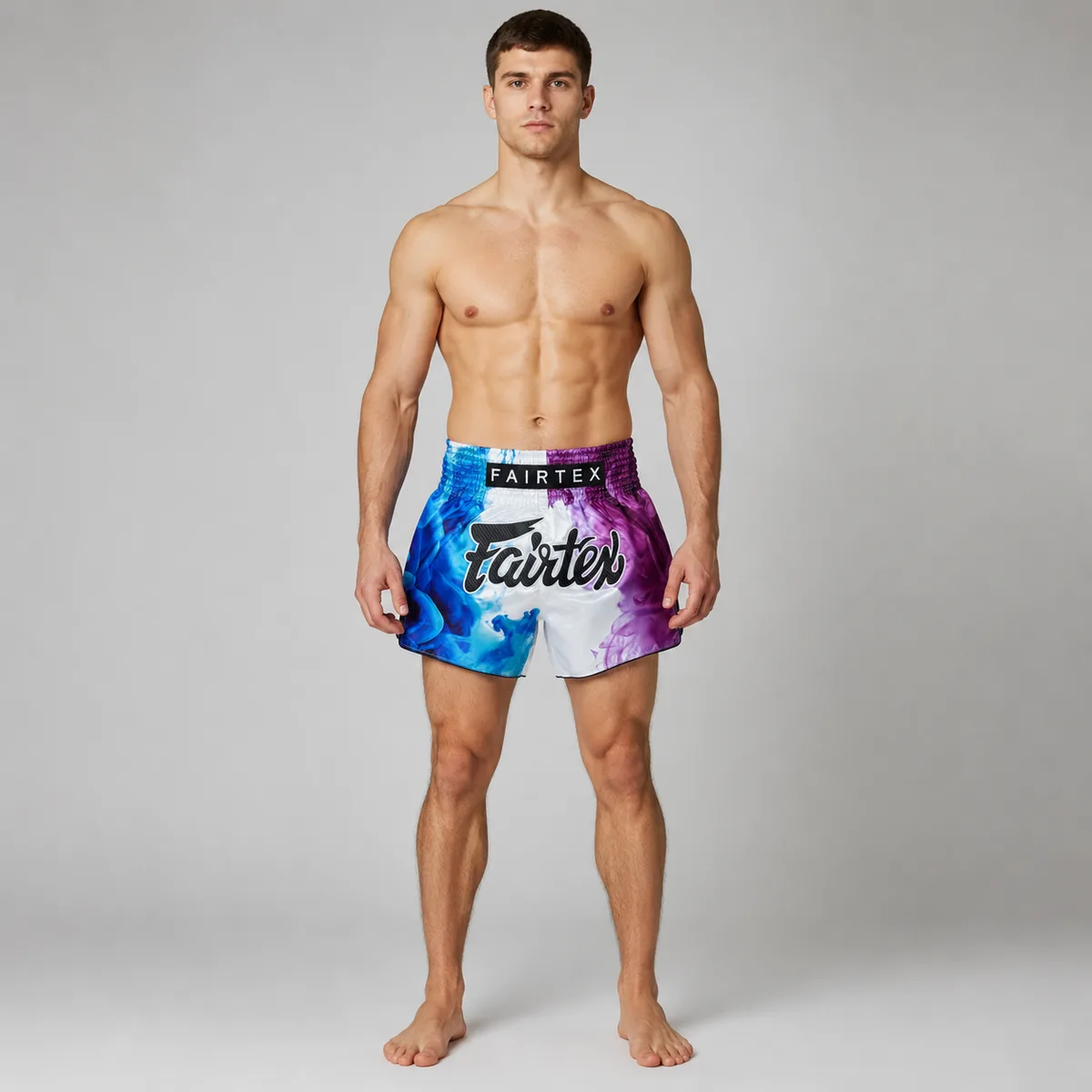 Близък план на материята микро сатен и детайли на логото на Fairtex.