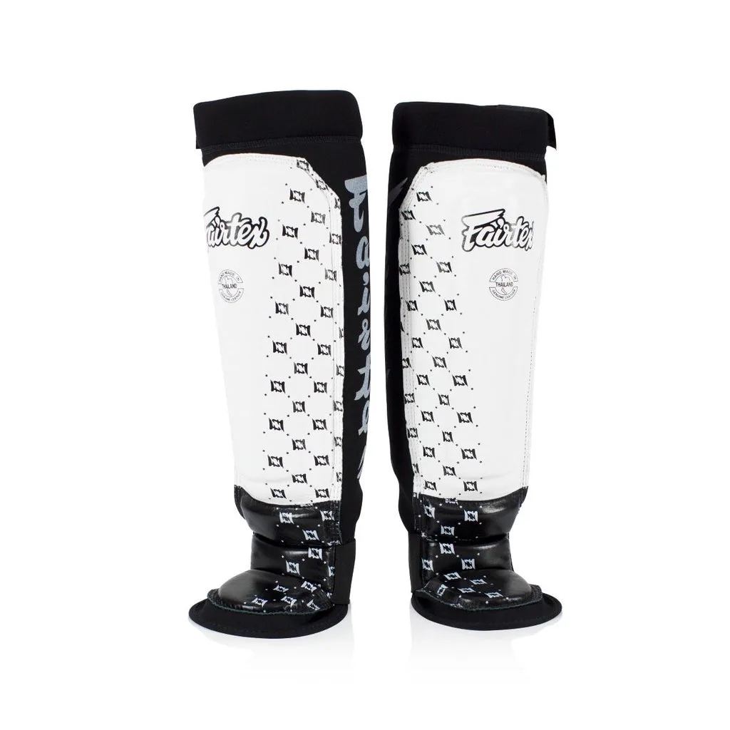 Протектори за крака Fairtex Neoprene Shin Guards SP6 в бяло и черно, показани отпред, с лого на Fairtex