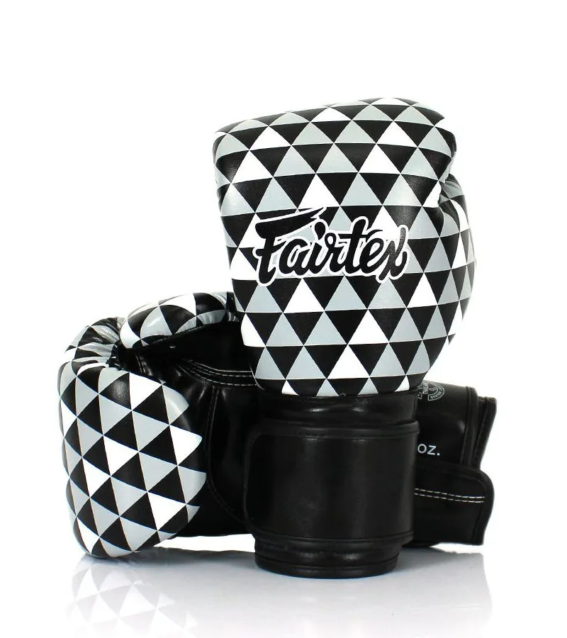 Fairtex Optical Art Prism BGV14B боксови ръкавици в черен цвят, показани отпред, с видим оптичен дизайн и логото на Fairtex.