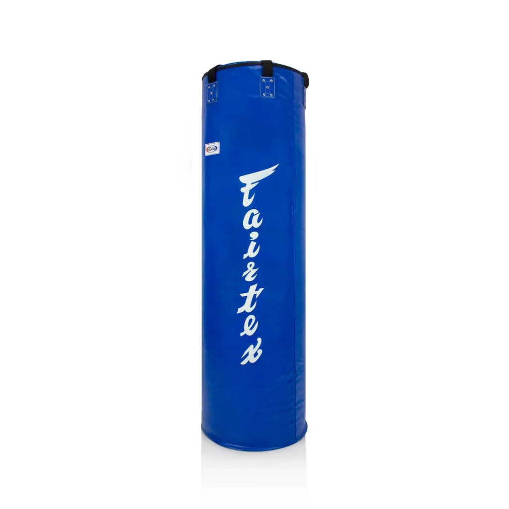 Син боксов чувал Fairtex Pole Bag 7FT HB7, окачен в тренировъчна зала