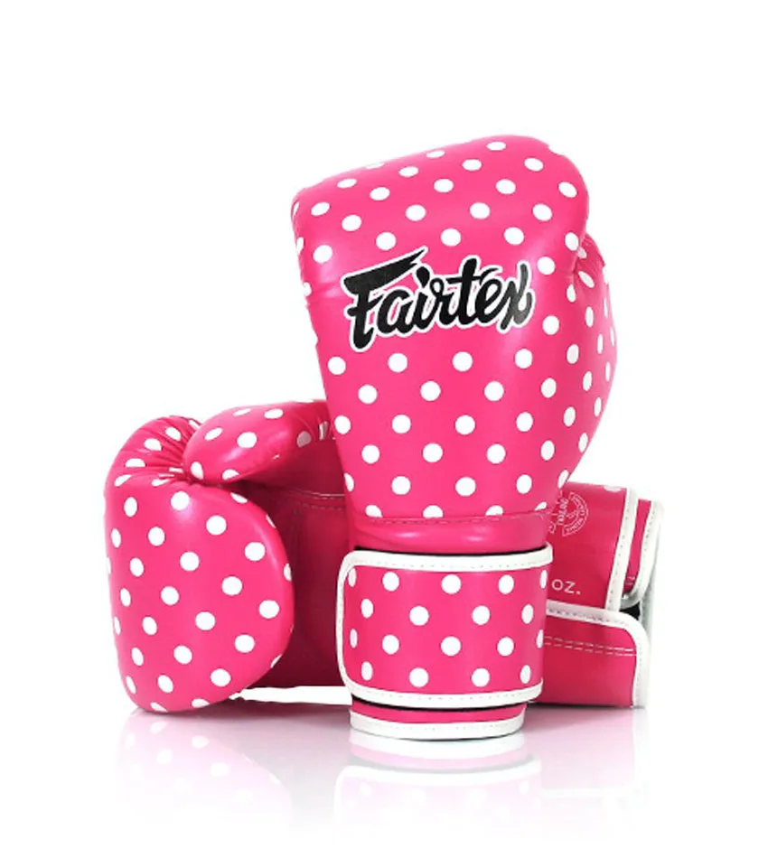 Розови боксови ръкавици Fairtex BGV14P Polka Dot с бели точки, поставени една върху друга