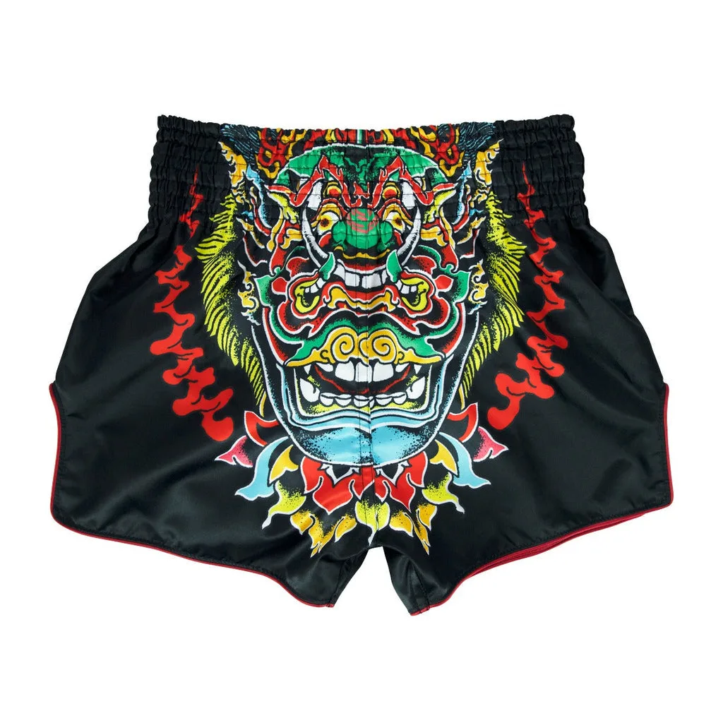 Fairtex Satoru Kabuki BS1912 черни шорти за муай тай, преден изглед с детайлен дизайн