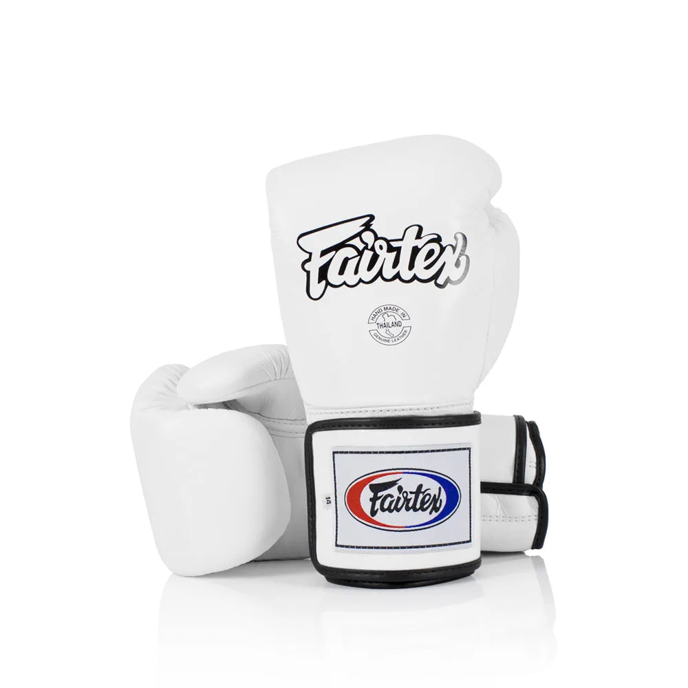 Бели Fairtex BGV5 Locked Thumb ръкавици за спаринг, изглед отпред