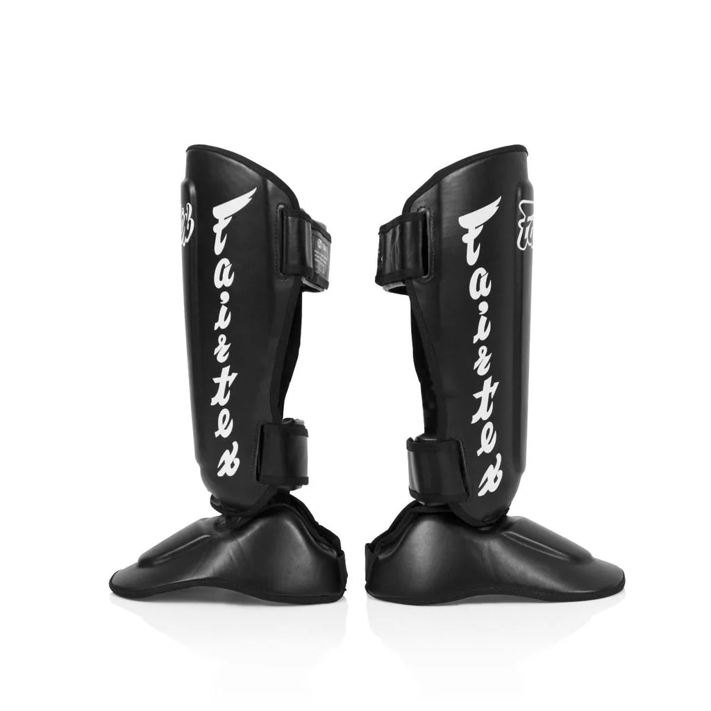 Черни протектори за пищяли и стъпала Fairtex Twister Shin Guards SP7, показани отпред