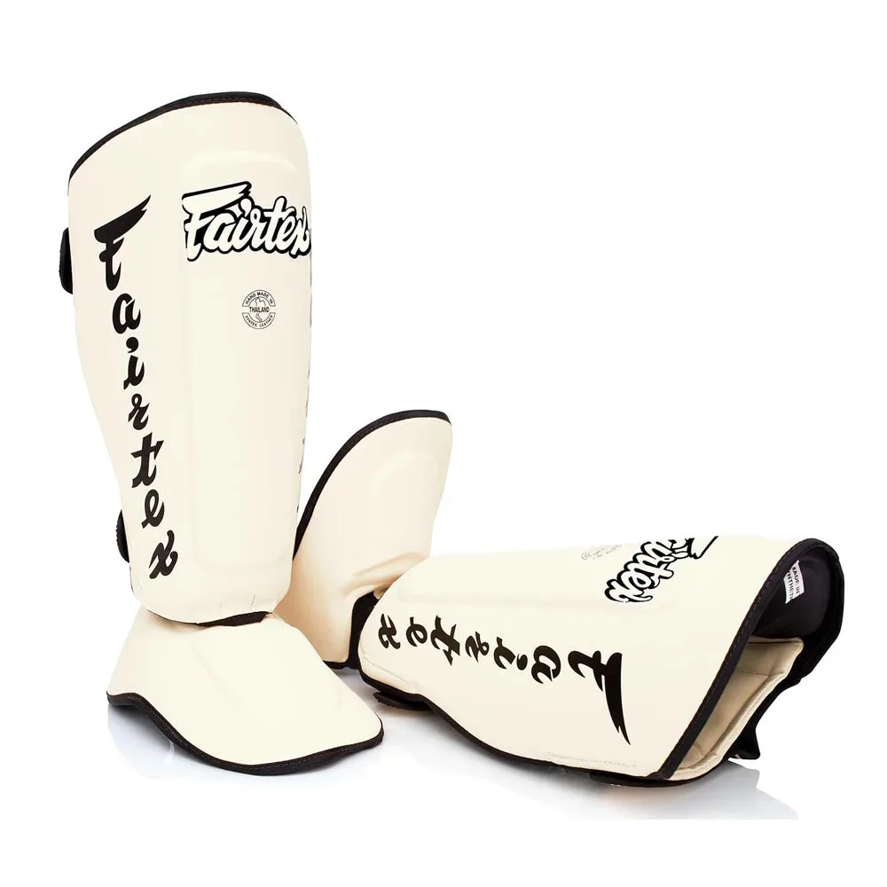 Fairtex Twister Shin Guards SP7 — Cream протектори за крака, показани отпред на бял фон