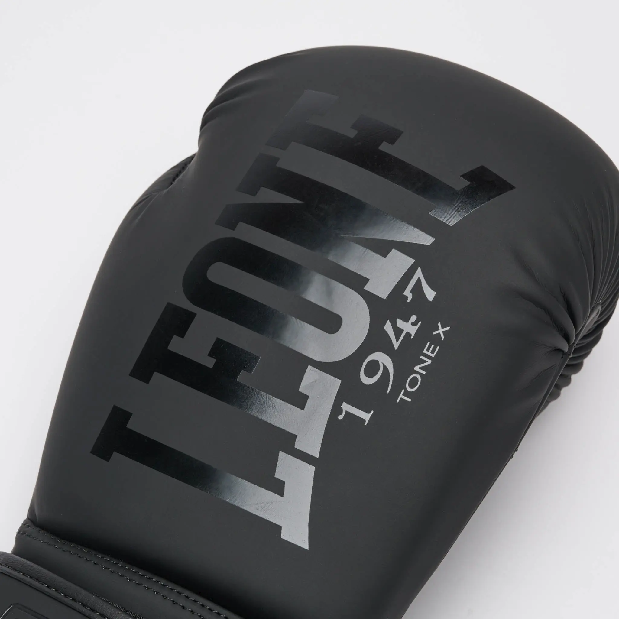 Leone - TONE X BOXING GLOVES - Black - GN058 преден изглед лого