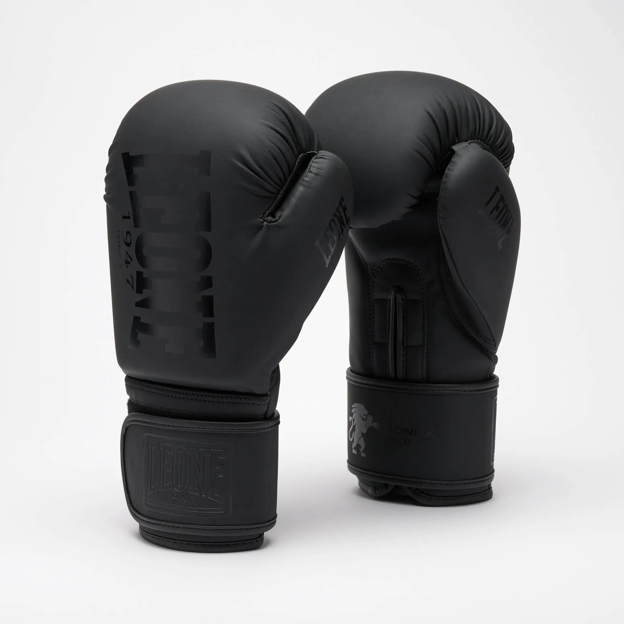 Leone - TONE X BOXING GLOVES - Black - GN058 чифт преден план