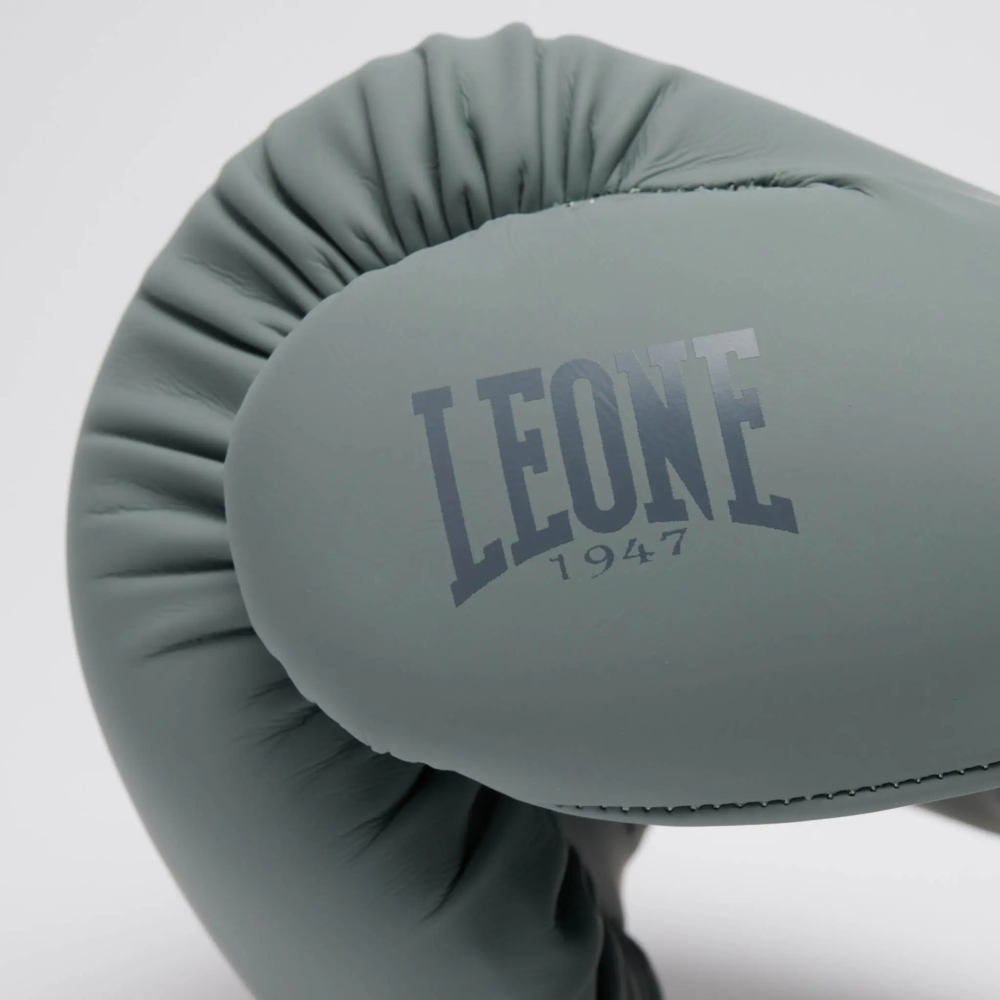Leone - TONE X BOXING GLOVES - Light Grey - GN058 детайл