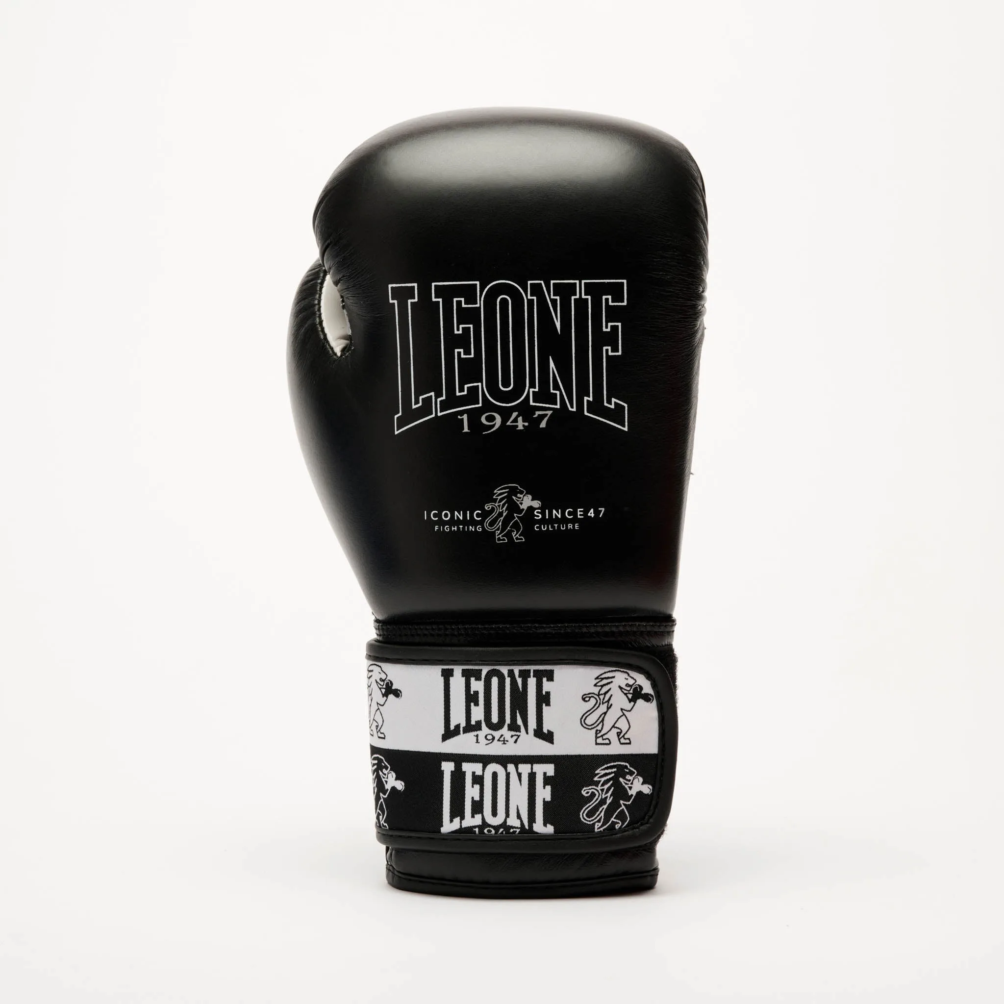 Leone - ICONIC BOXING GLOVES GN208 / Black преден изглед