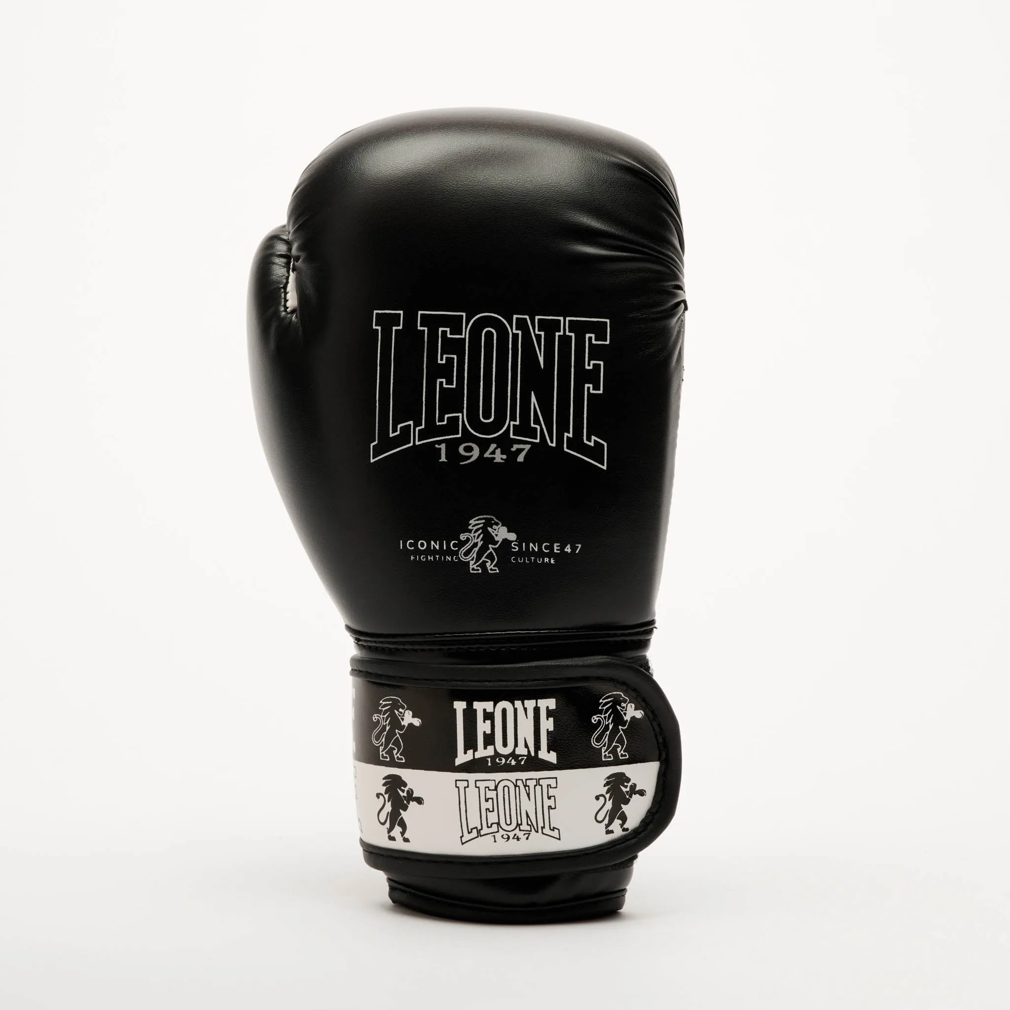 Leone - ICONIC BOXING GLOVES GN408J / Black преден изглед