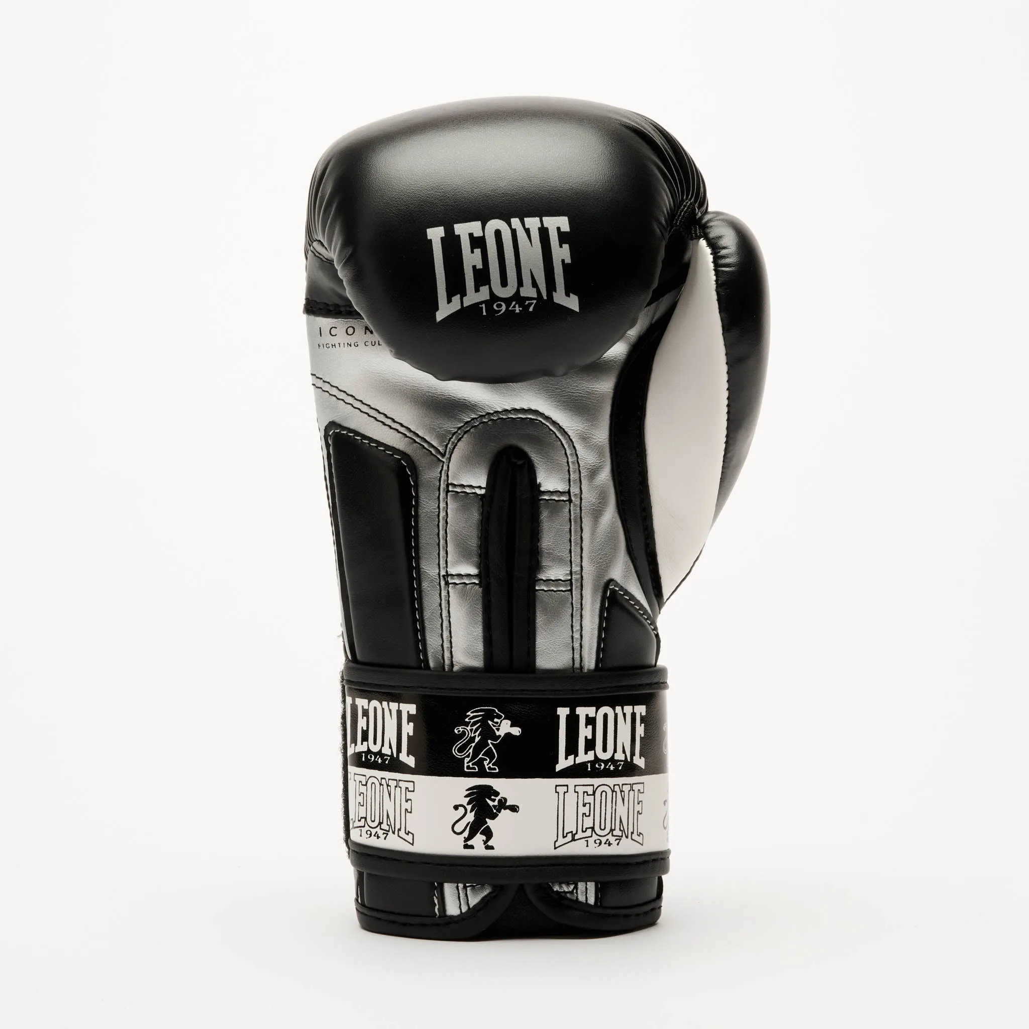 Leone - ICONIC BOXING GLOVES GN408J / Black детайл емблема