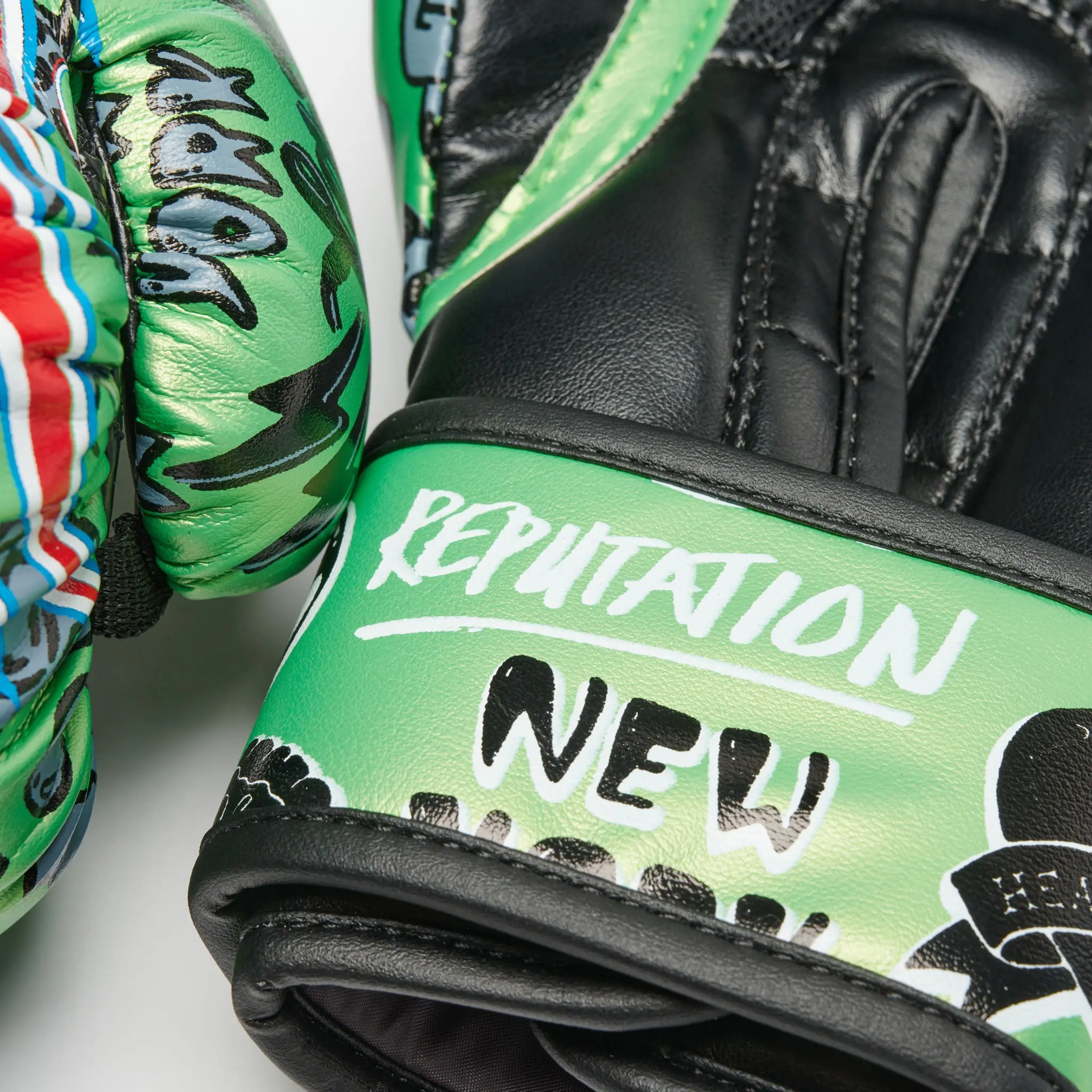 Leone ДЕТСКИ Боксови Ръкавици FLAMES Kids Boxing Gloves GN407J - Green детайл