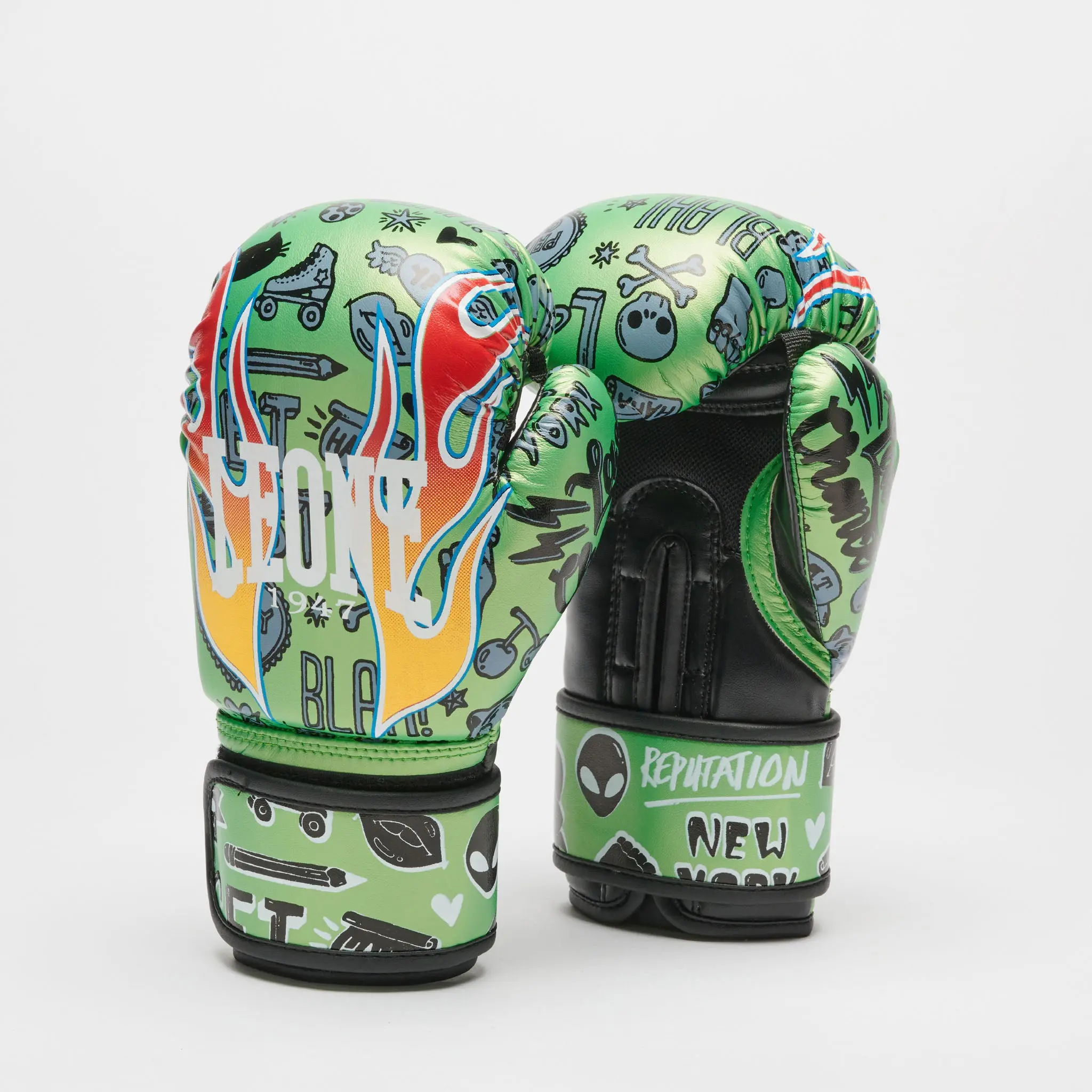 Leone ДЕТСКИ Боксови Ръкавици FLAMES Kids Boxing Gloves GN407J - Green близък план на графика