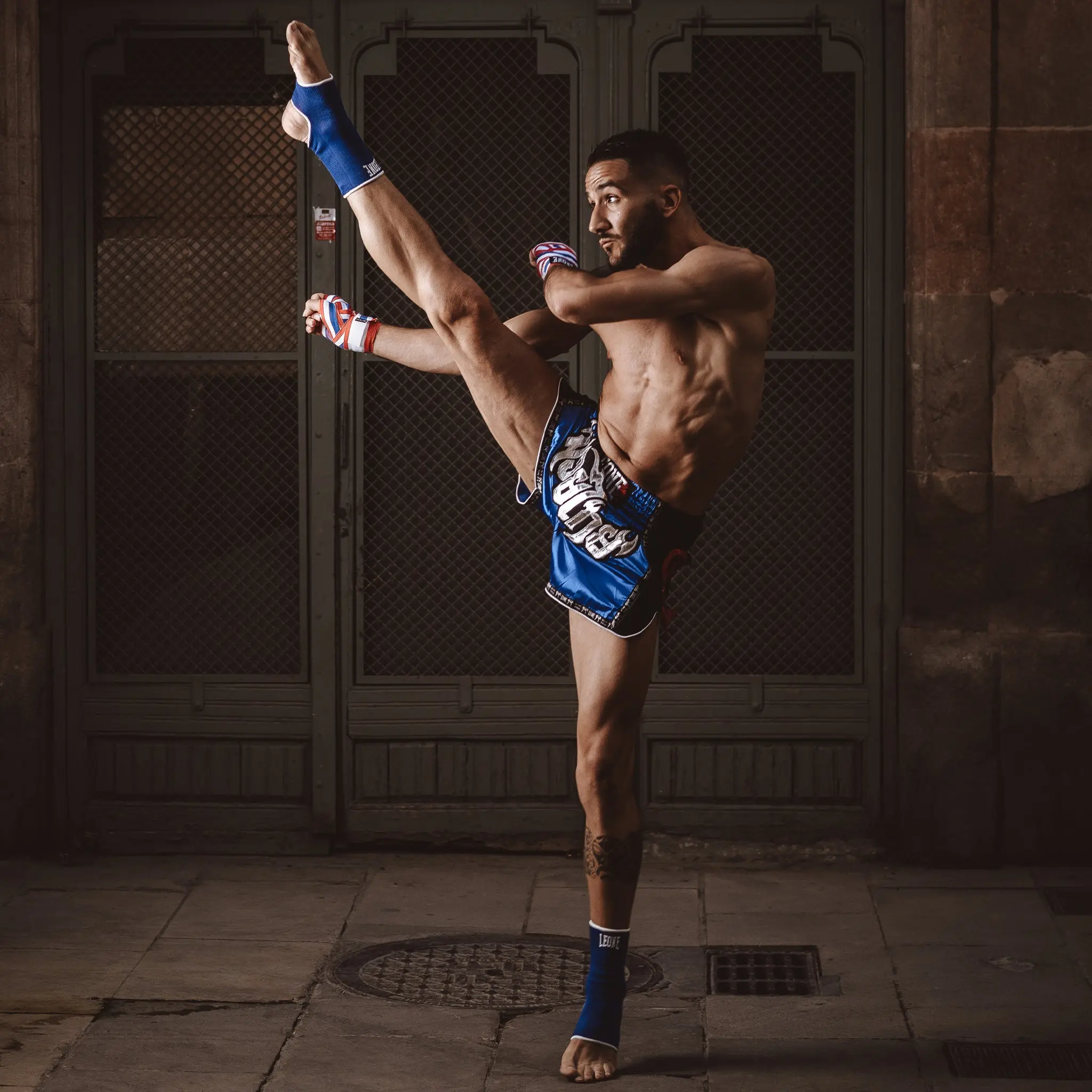 Leone - BANGKOK Thai Shorts - Blue - Муай Тай Шорти - AB754 мъж в стил Муай Тай
