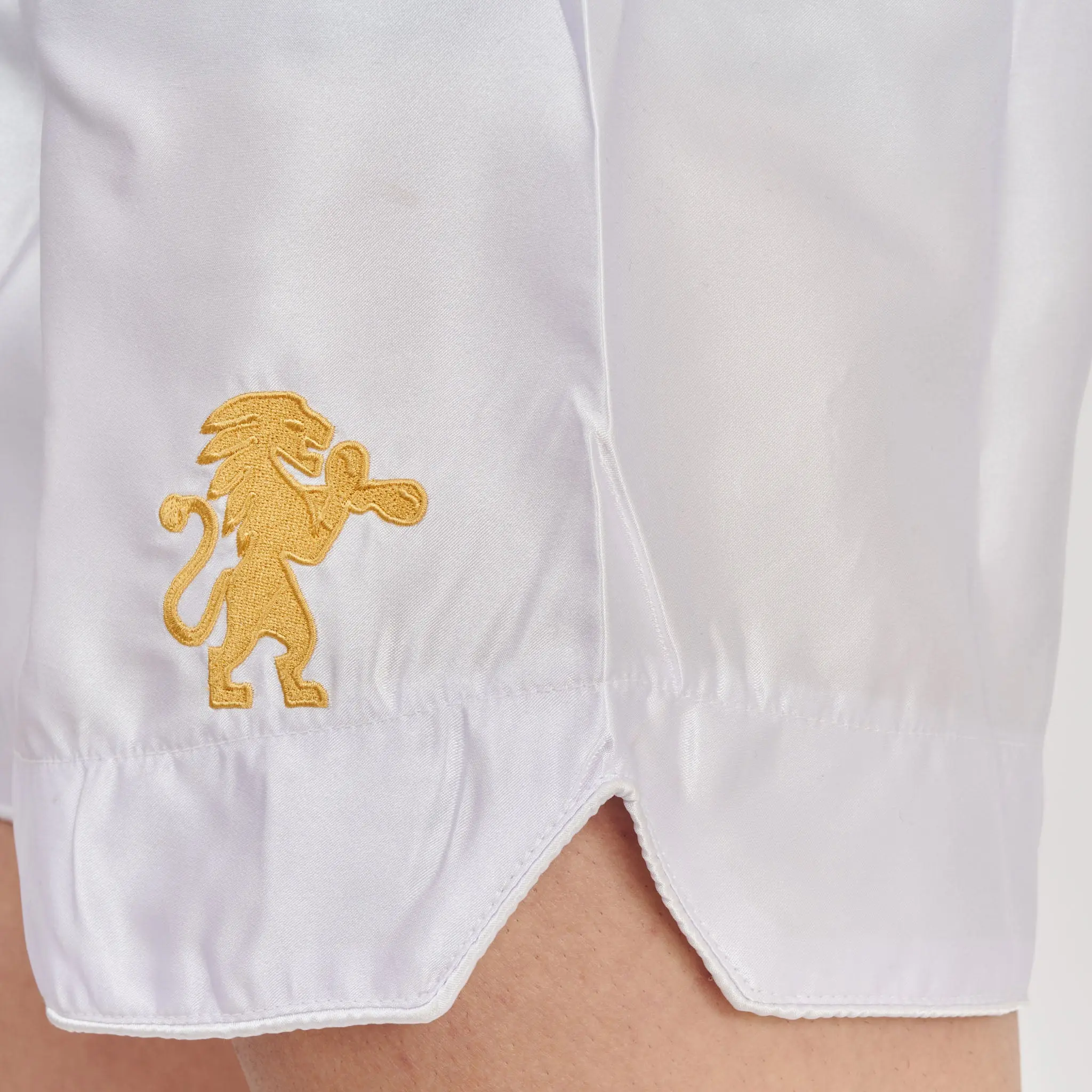 Leone - BASIC 2 KICK SHORTS - Bordeaux - Муай Тай Шорти - AB970 детайл етикет Leone
