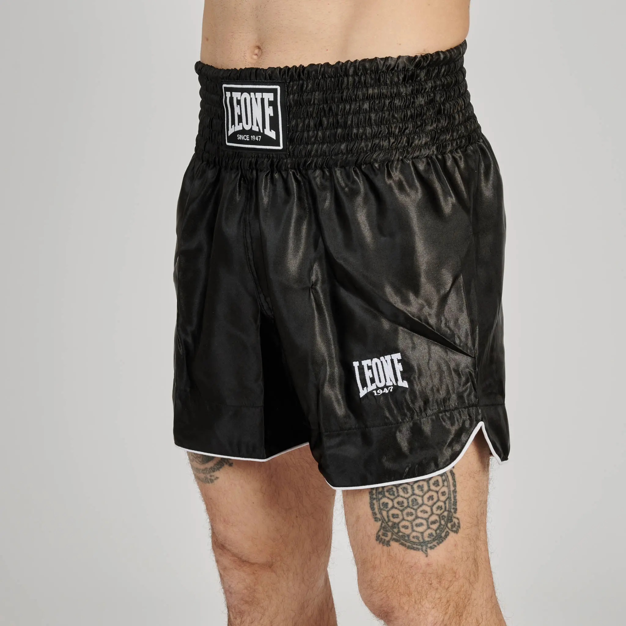 Leone - BASIC THAI SHORTS - Black - Муай Тай Шорти - AB766, страничен изглед