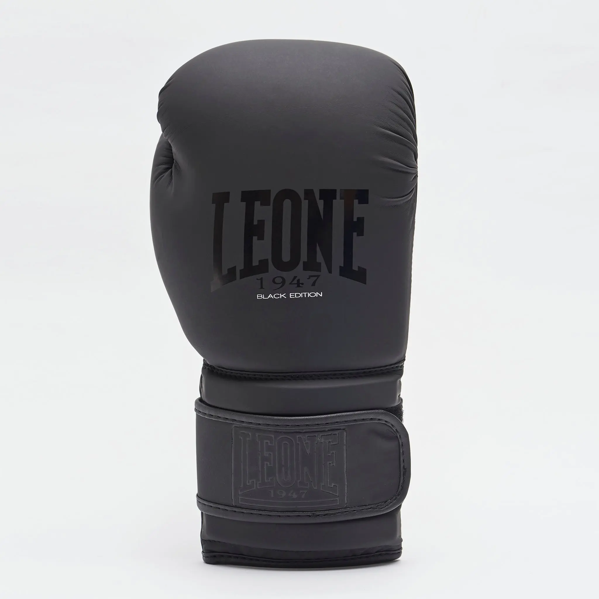 Leone - BLACK&WHITE BOXING GLOVES GN059 / White страничен изглед на една ръкавица