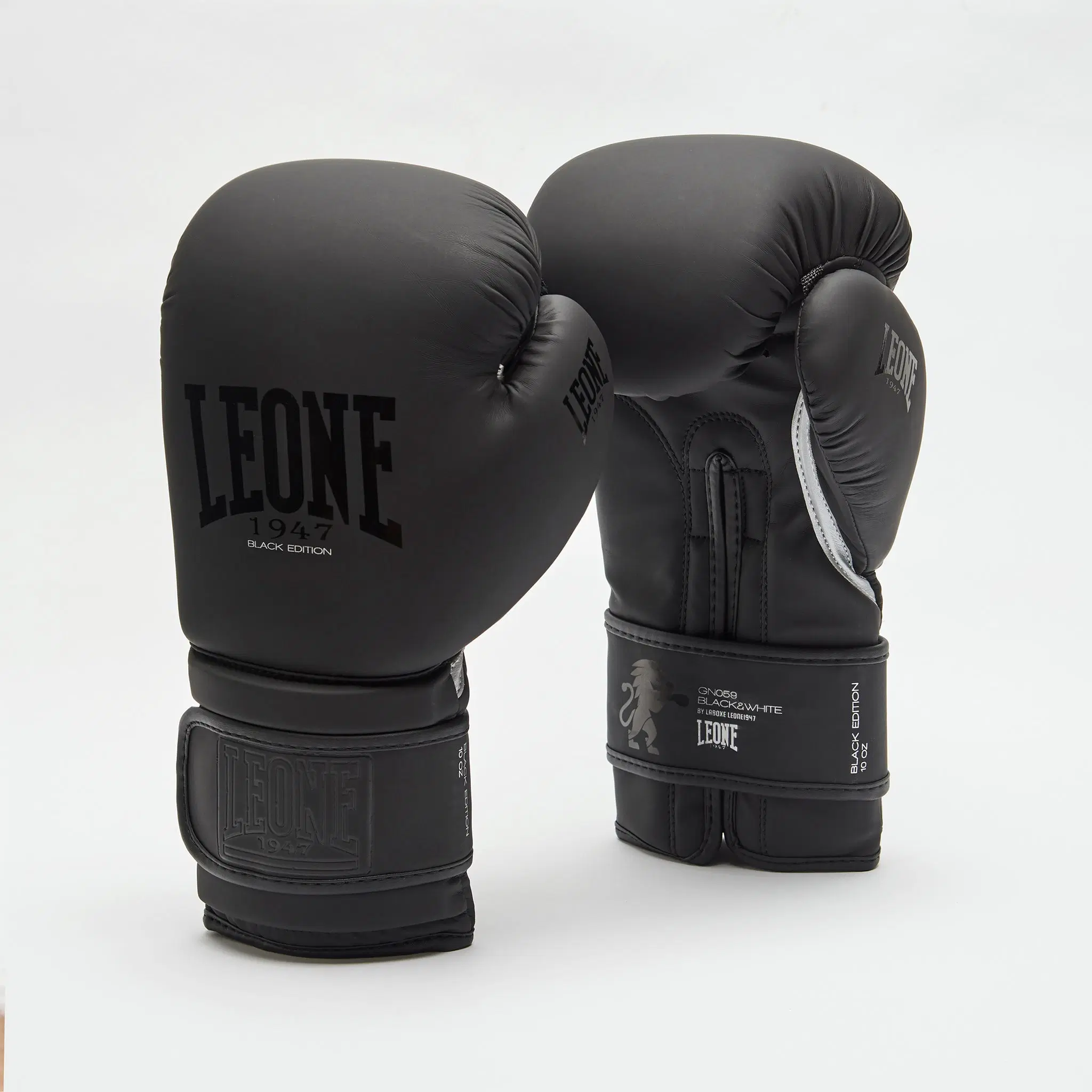 Leone - BLACK&WHITE BOXING GLOVES GN059 / White преден изглед на чифт