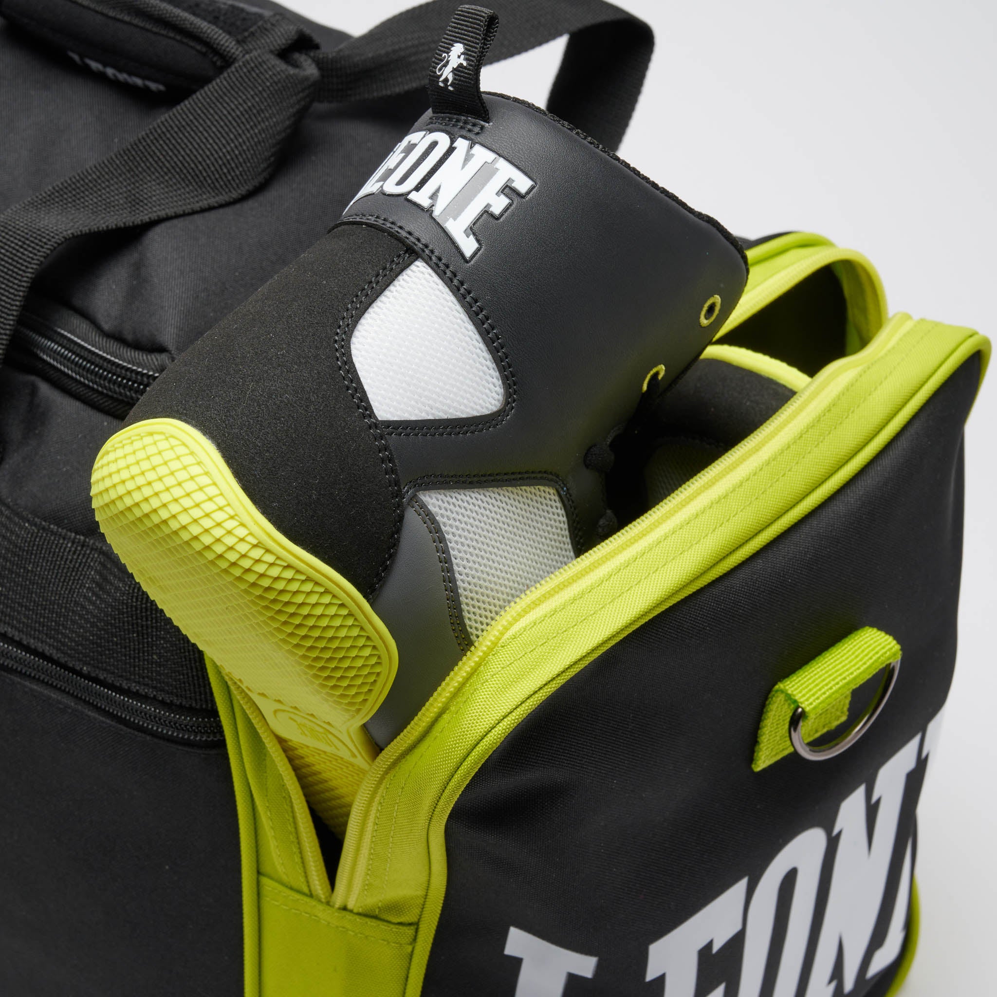 Leone 1947 Color Block Duffel Bag - Black, с поставена обувка