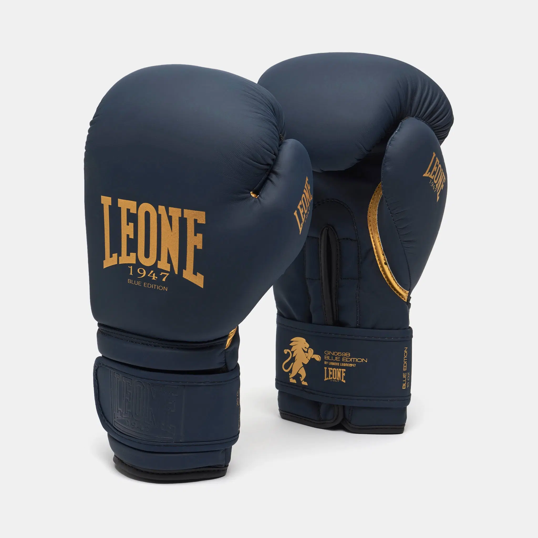 Leone - BOXING GLOVES GN059B / BLUE EDITION преден изглед
