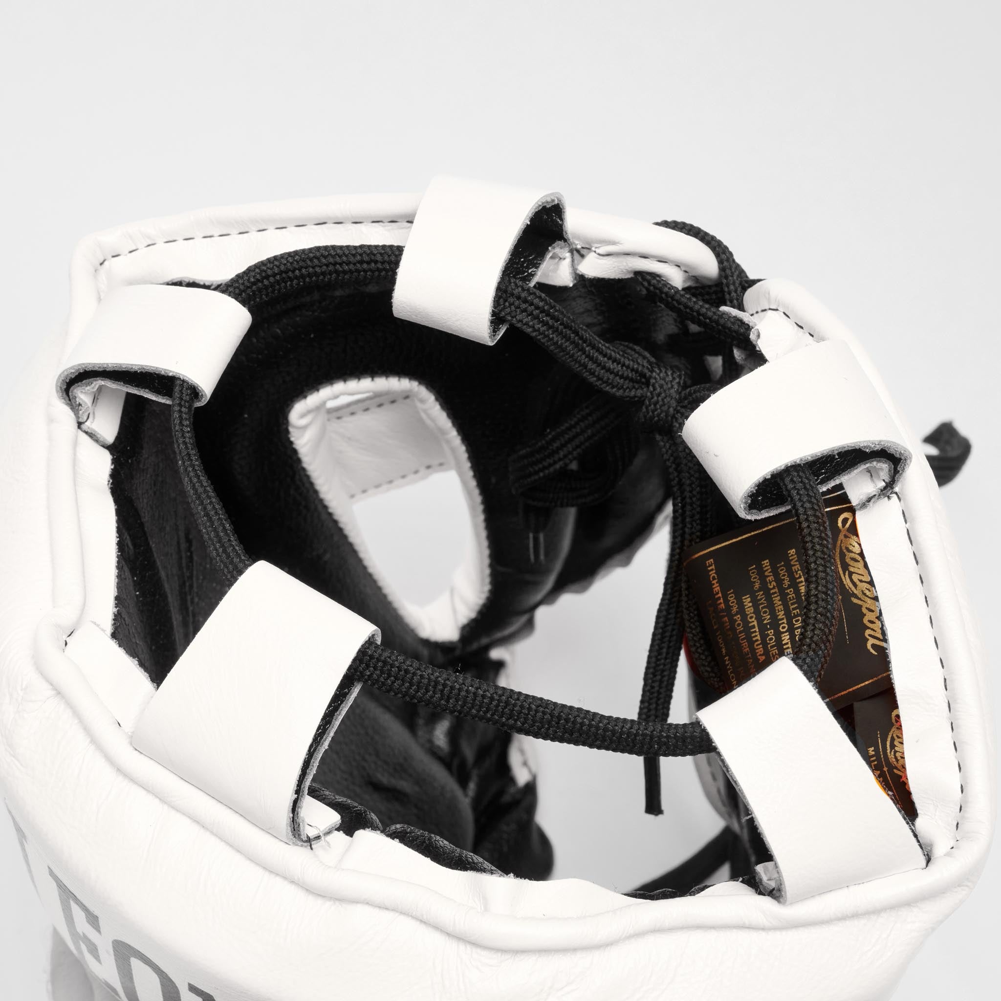 Leone 1947 Augusto Classic Headgear - White вътрешност и етикет