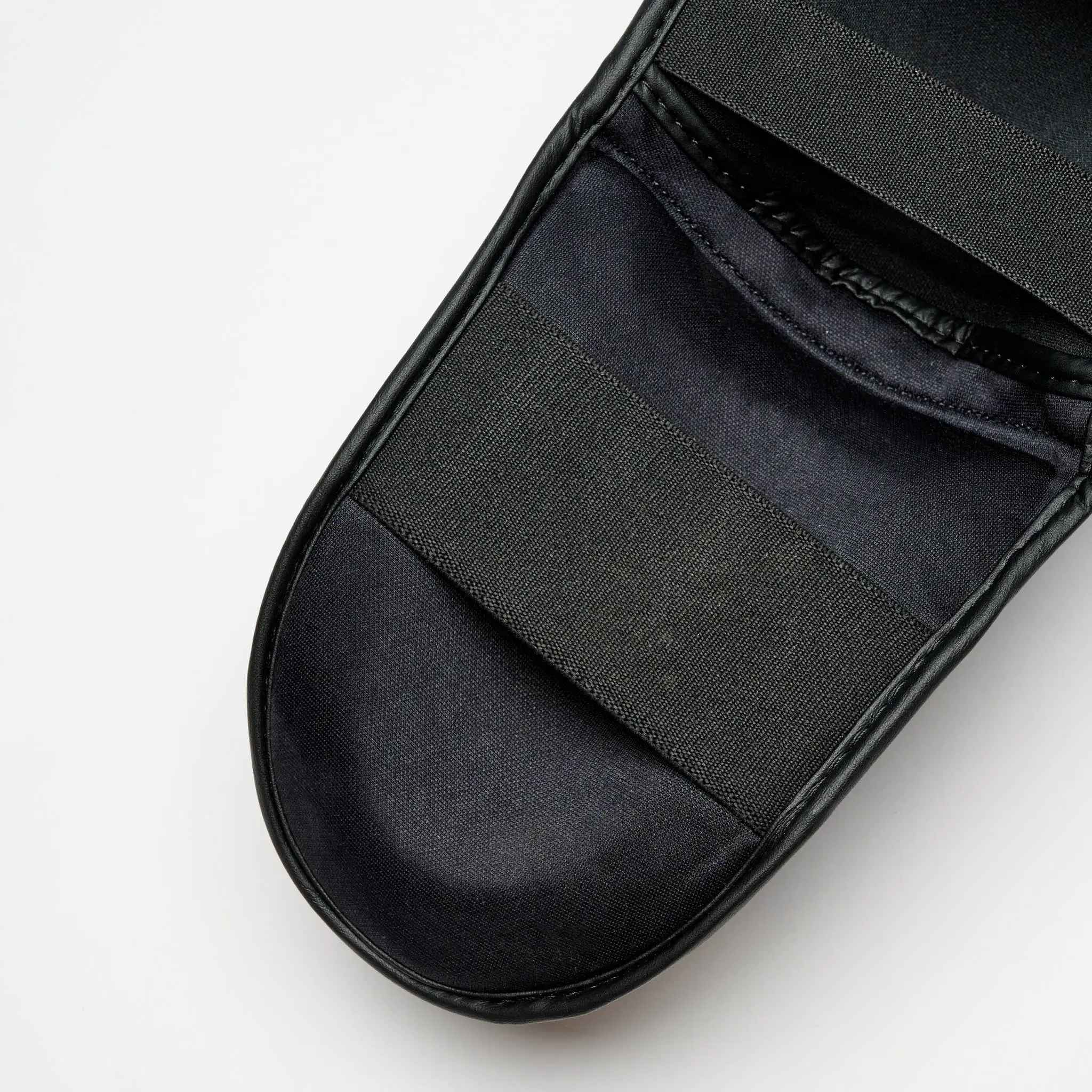 Leone - BLACK ED. SHINGUARDS PT119 / Black предпазна подложка