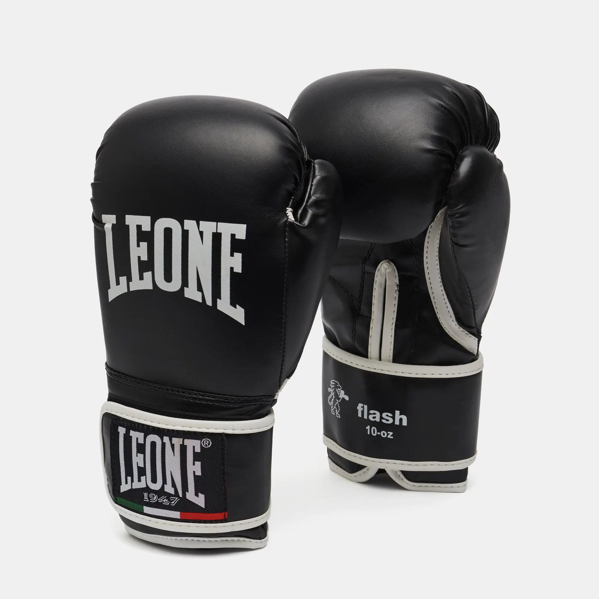 Leone - Flash Boxing Gloves GN083 / Black преден изглед