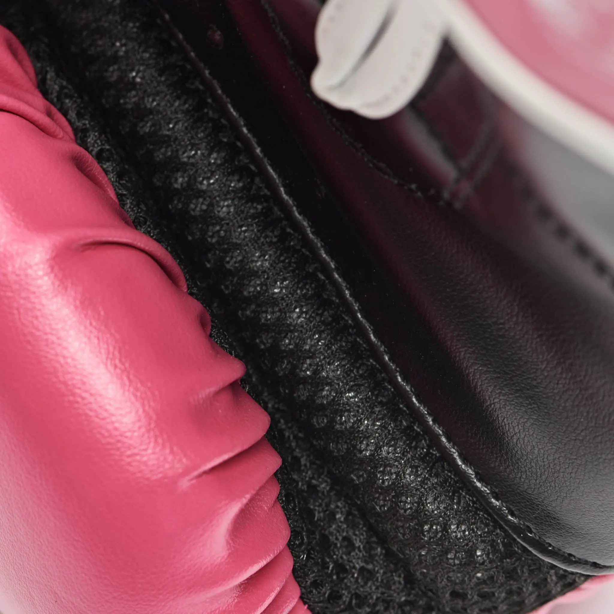 Leone - Flash Boxing Gloves GN083 / Fuxia - Pink, лого и размер