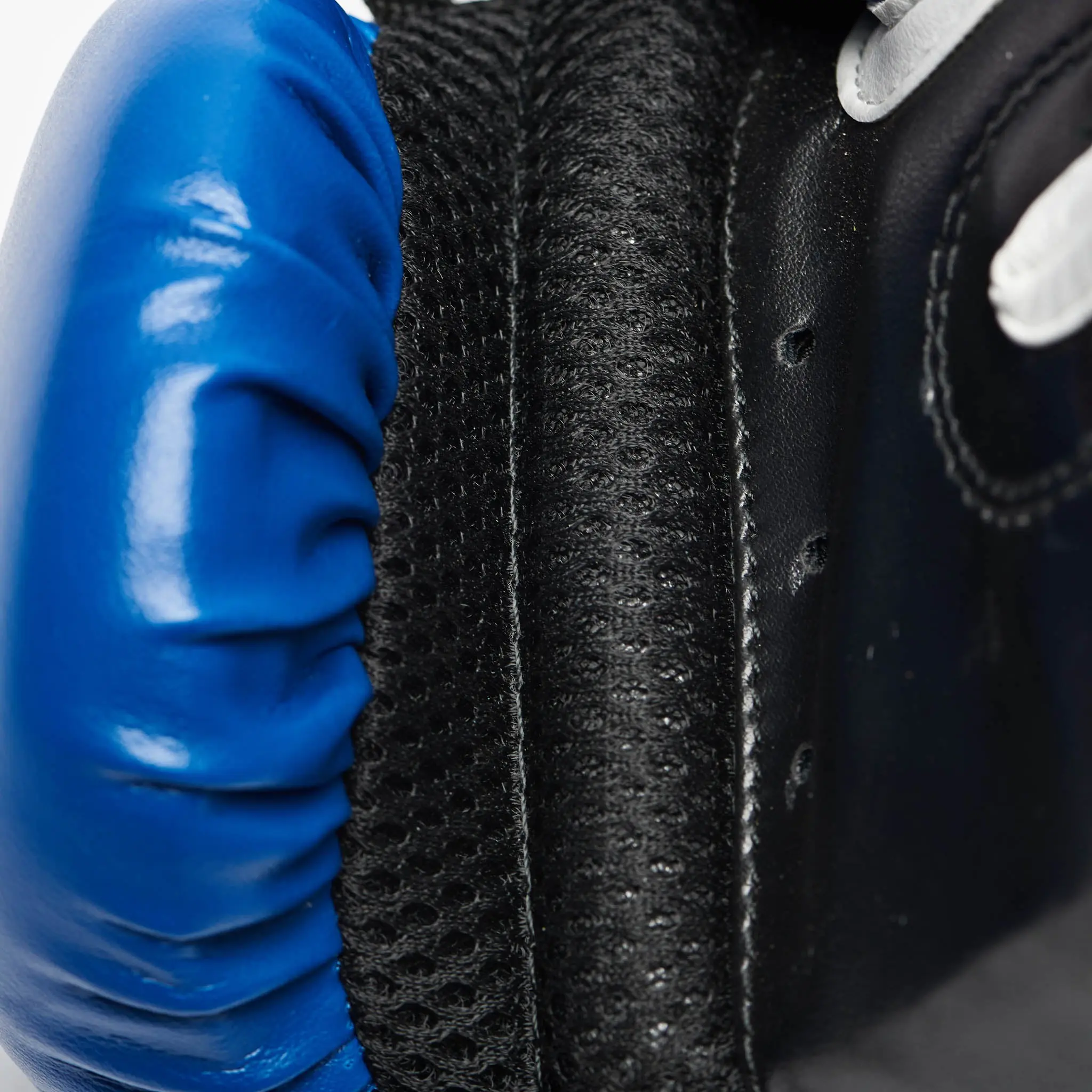 Leone - Детски ръкавици - JUNIOR BOXING GLOVES FLASH GN083J / Blue етикет с графика и размер