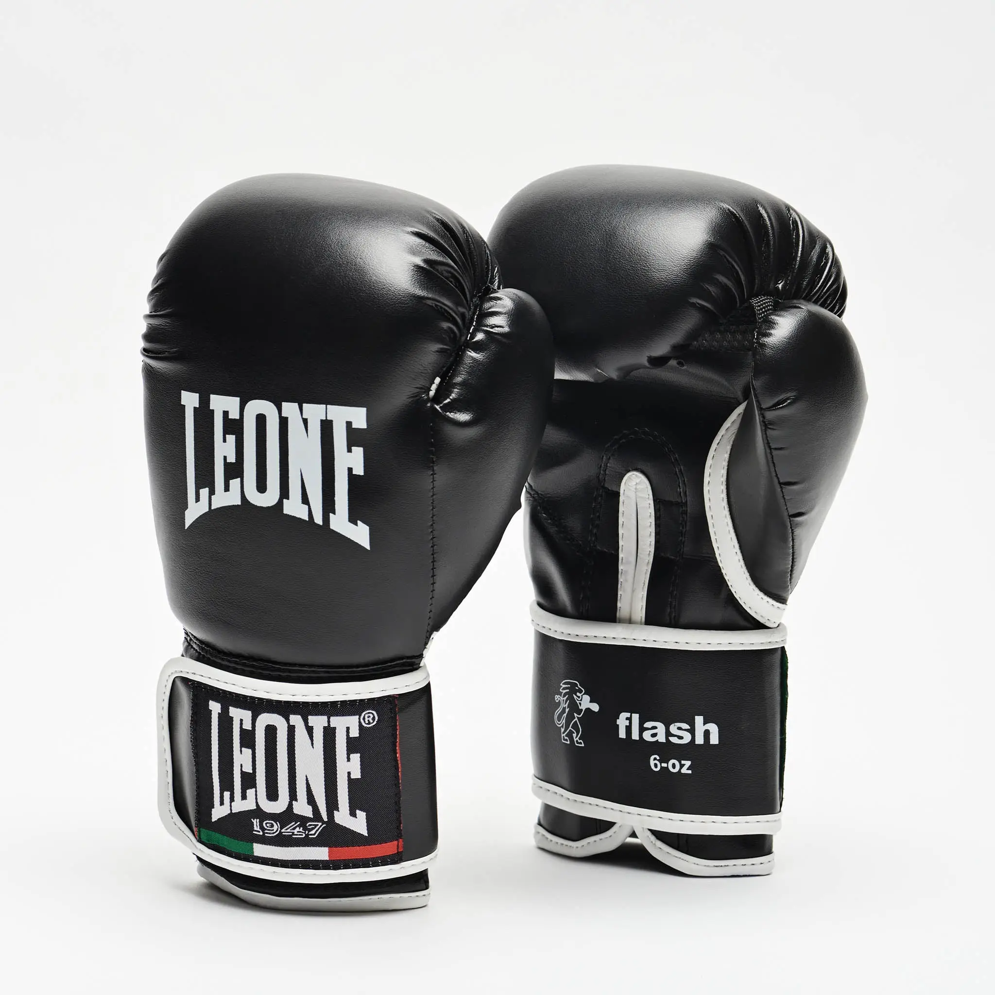 Leone - Детски ръкавици - JUNIOR BOXING GLOVES FLASH GN083J / Black, детайл на закопчаване