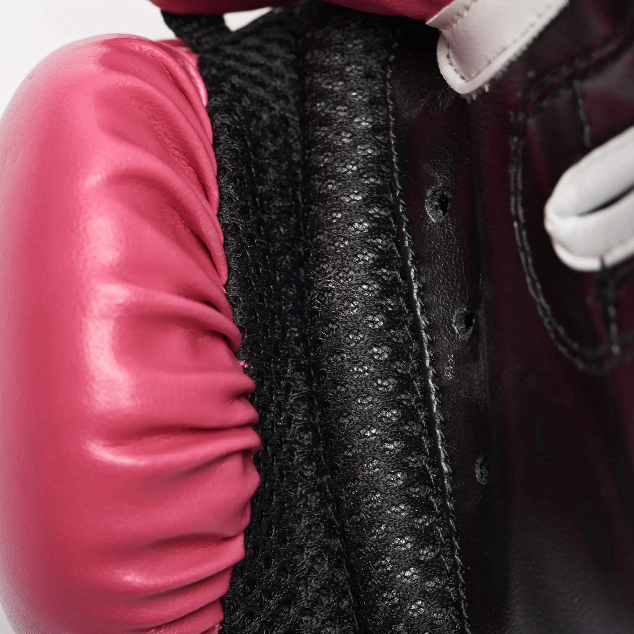 Leone - JUNIOR BOXING GLOVES FLASH GN083J / Pink, детайл от вътрешната страна