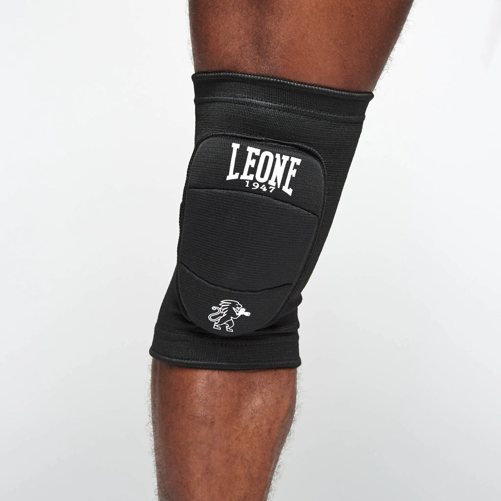 Leone - Наколенки / KNEE PADS - PR328 близък план на наколенката отстрани