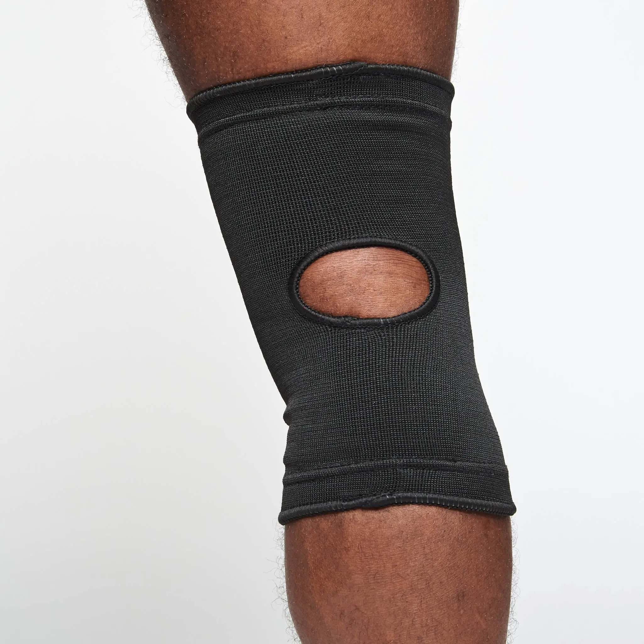 Leone - Наколенки / KNEE PADS - PR328 задна част на наколенката с отвор за коляното