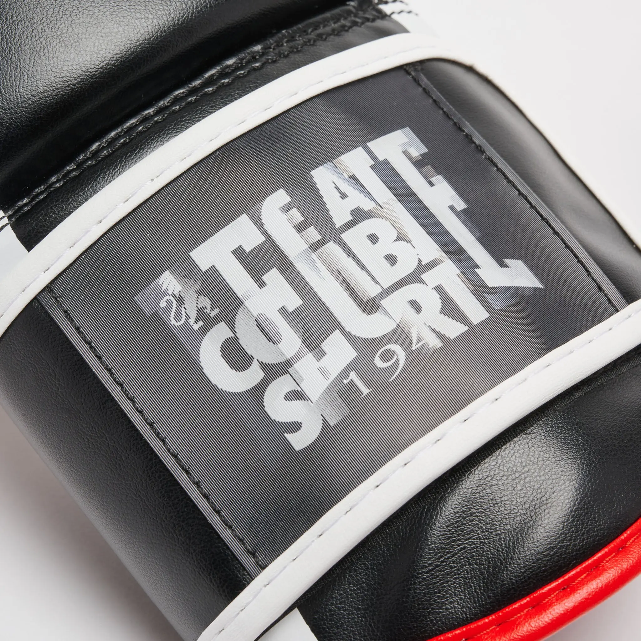 Leone - LOGO WACS BOXING GLOVES GN333 / BLACK - детайл ръкавица