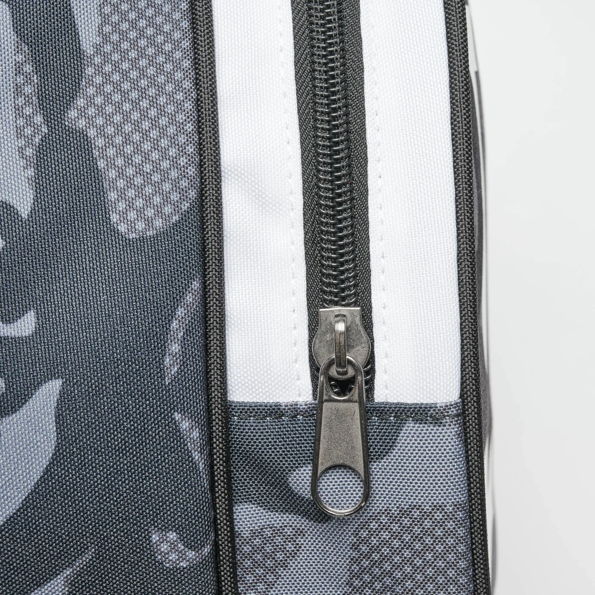 Leone - Сак / MIMETIC Sporting Bag Grey Camo - AC906 детайл цип