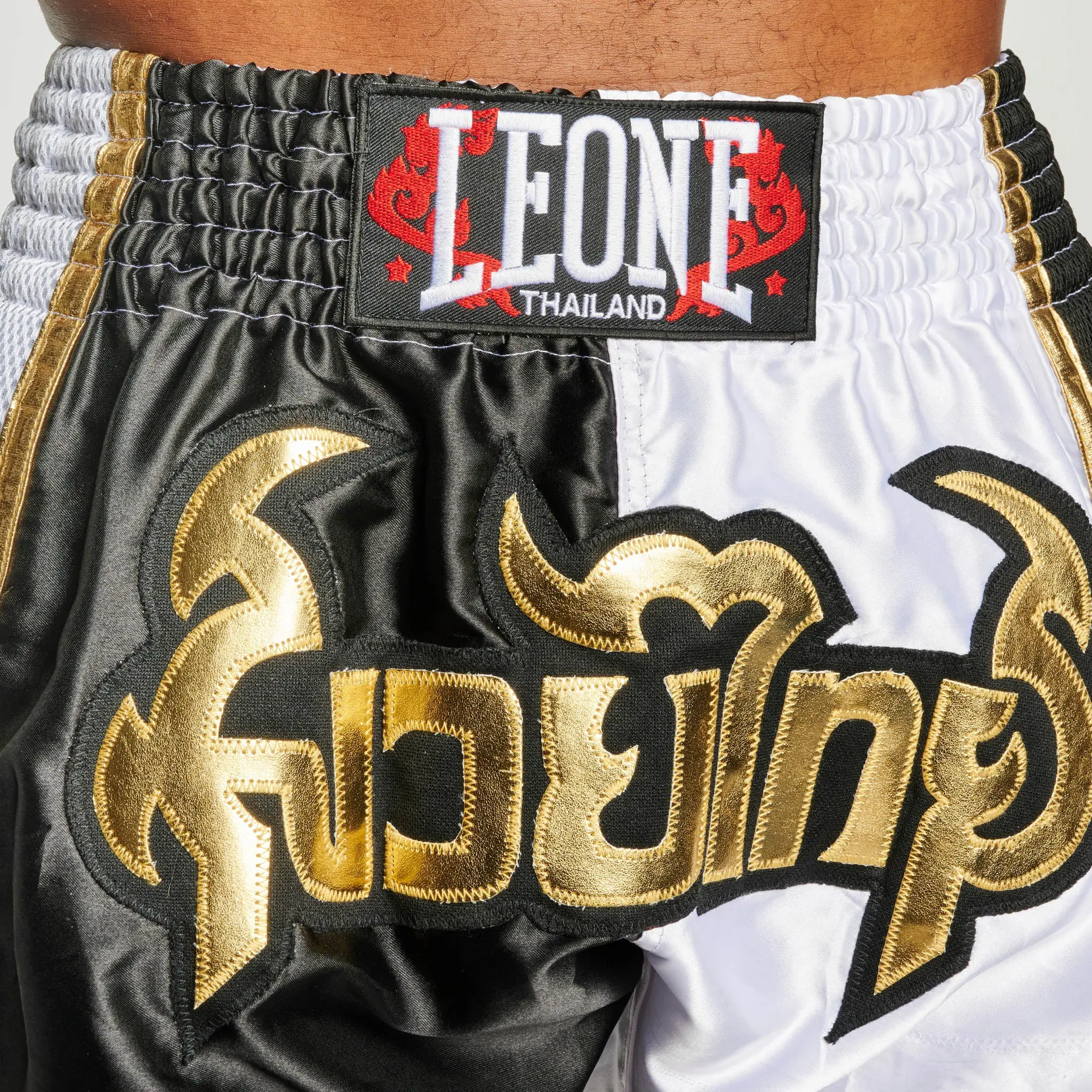 Leone - SIAM THAI SHORTS - Муай Тай Шорти - AB875 - Black/White, златен надпис