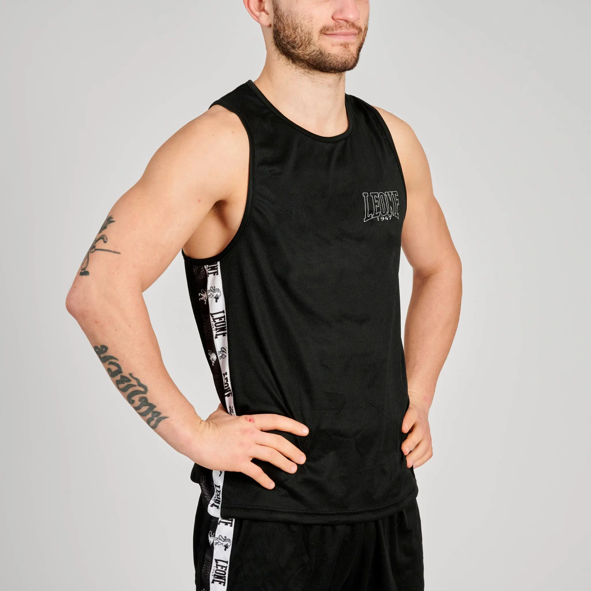 Leone Потник за бокс BOXING TANK ICONIC AB231 - детайл с лого