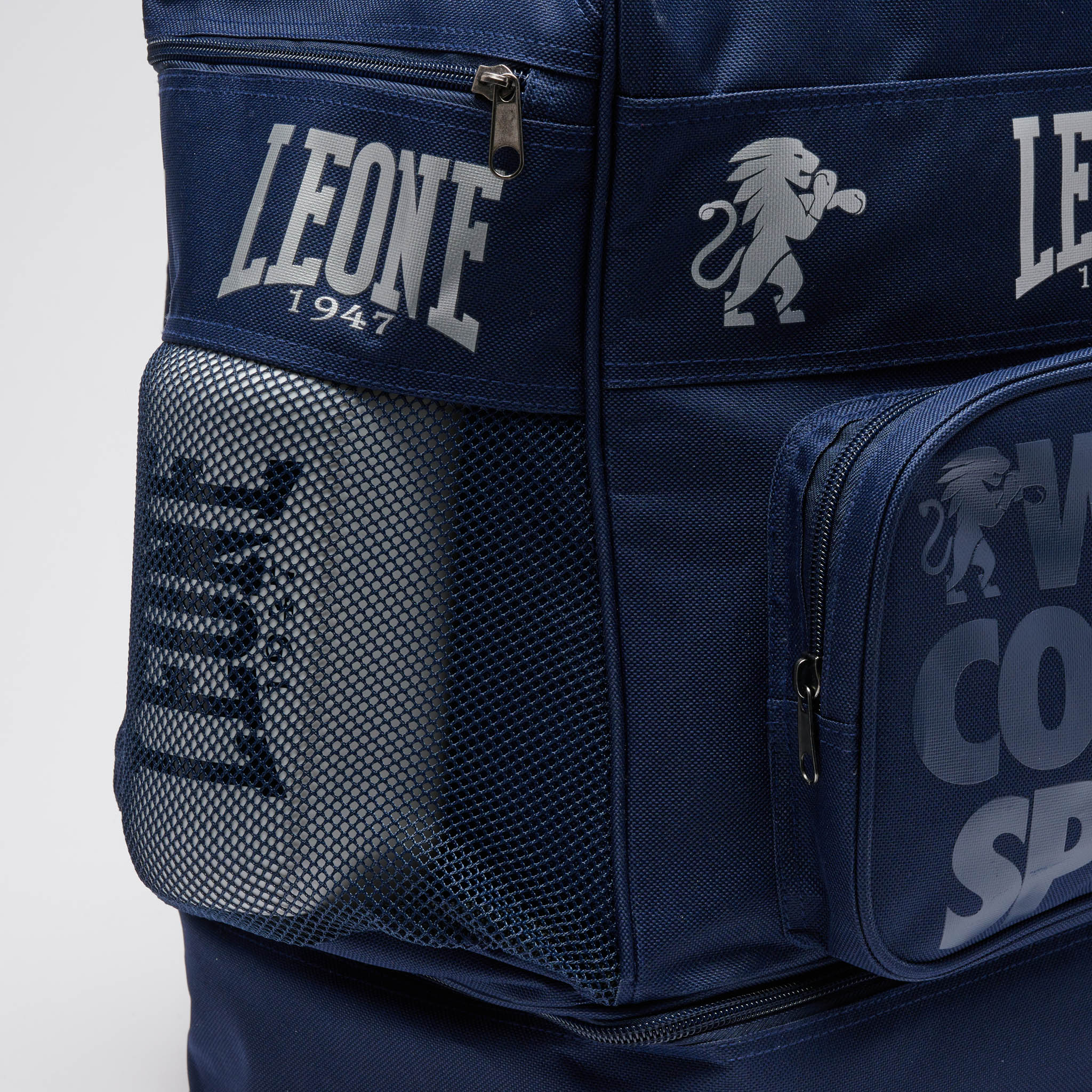 Leone 1947 Ambassador Backpack - Blue, детайл с мрежест джоб