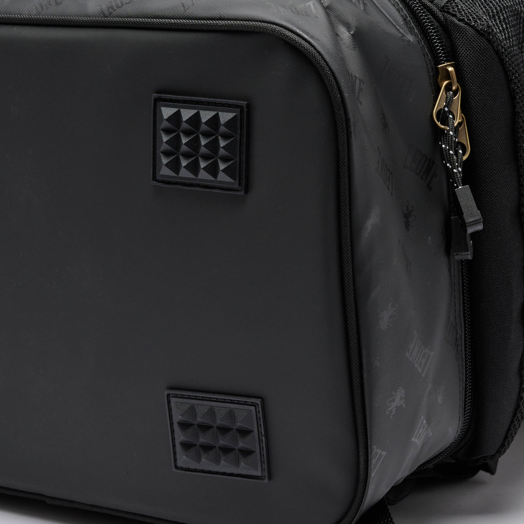 Leone 1947 DNA Backpack - Black долна част с предпазители