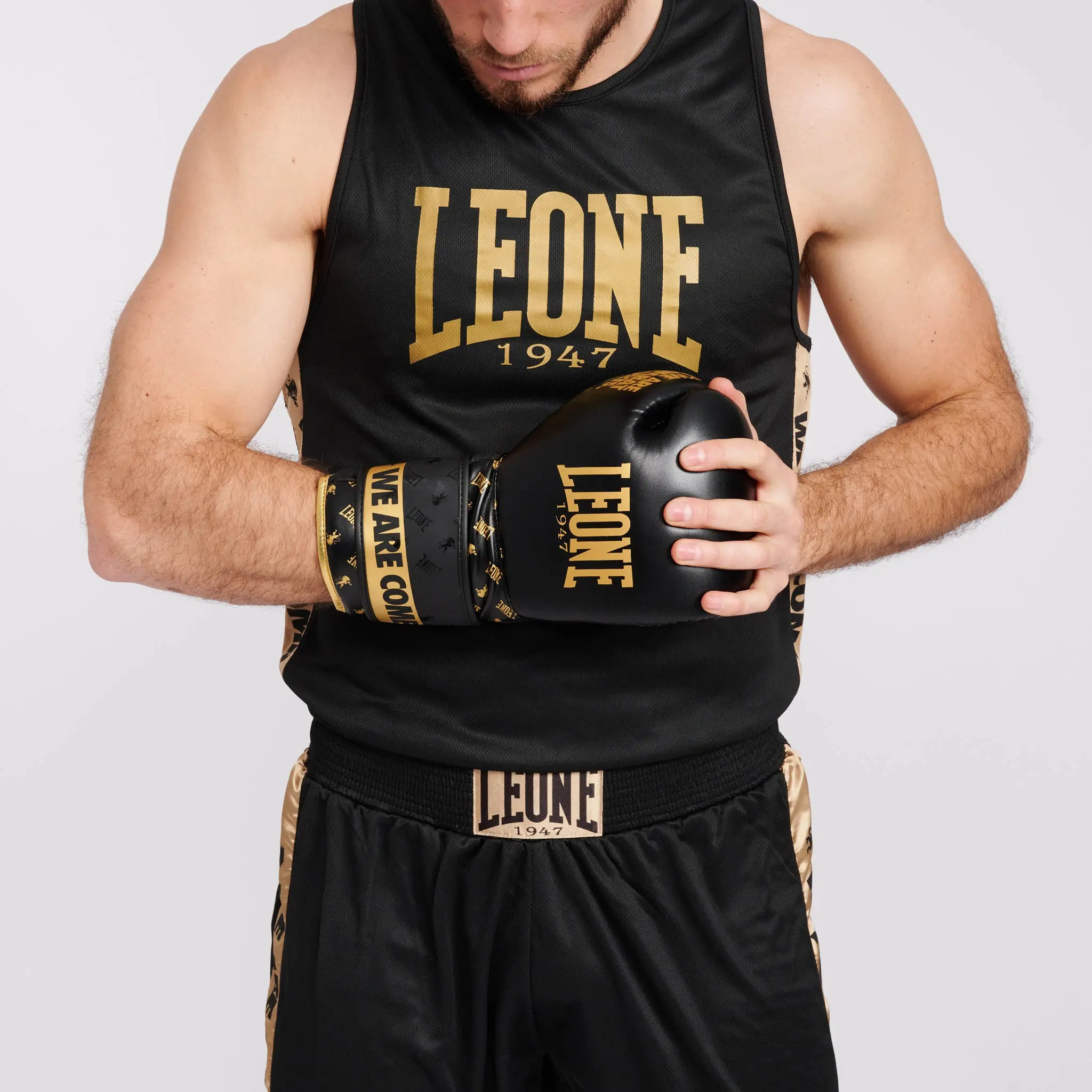 Комбинация от потник Leone BOXING TANK DNA - AB228, ръкавици и шорти