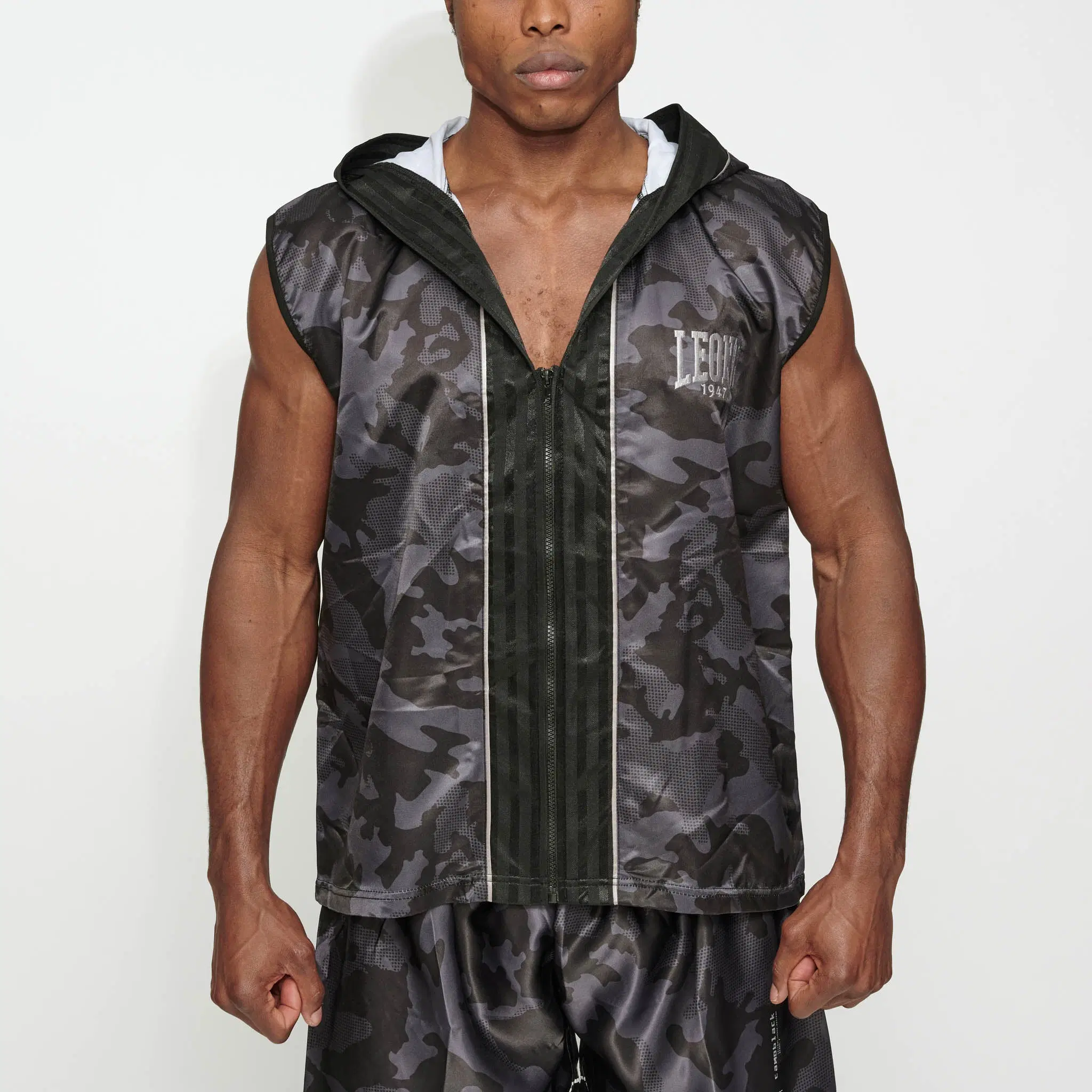 Leone 1947 CAMOBLACK SLEEVELESS BOXING GOWN - AB264