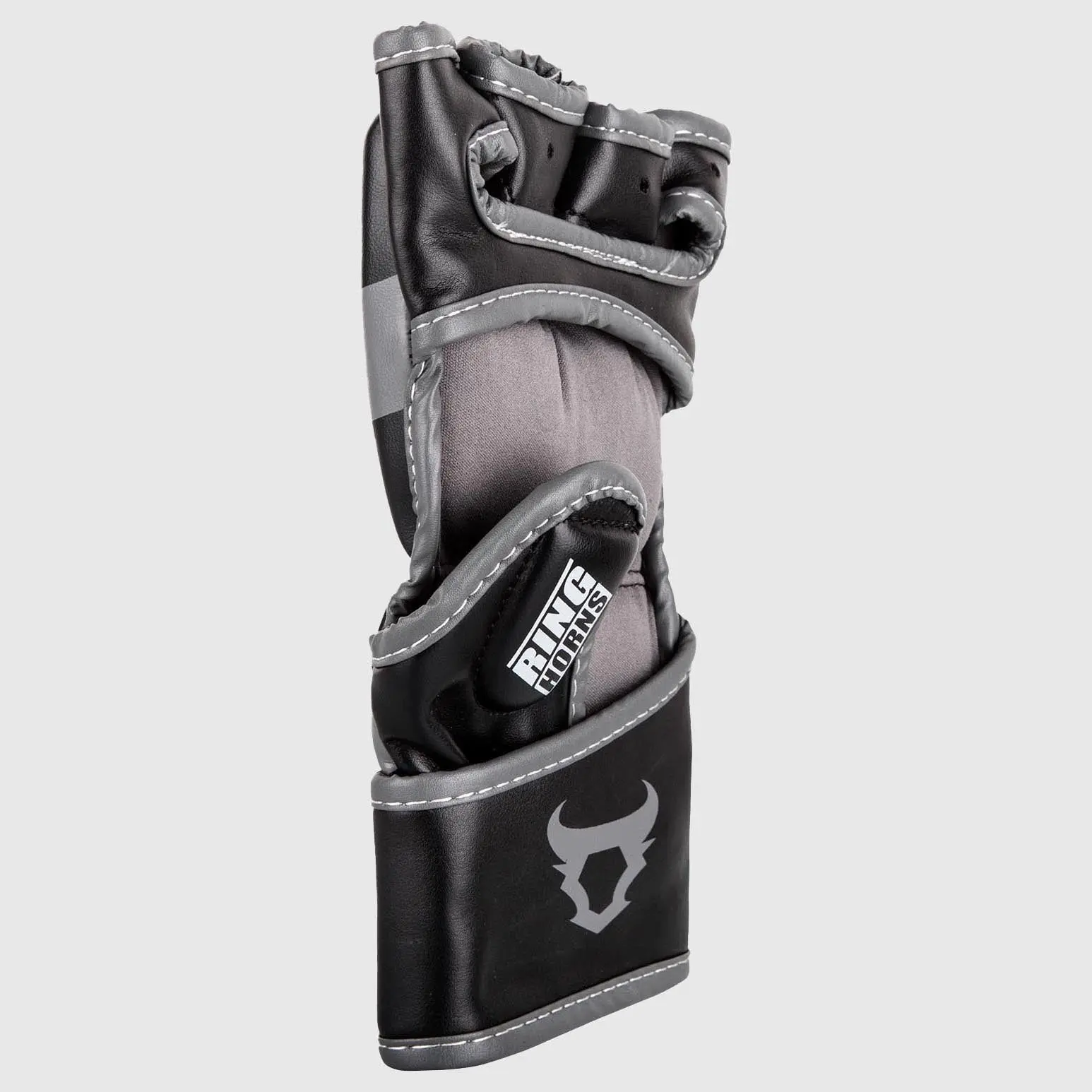 Ringhorns Charger by Venum MMA Gloves - Black страничен изглед