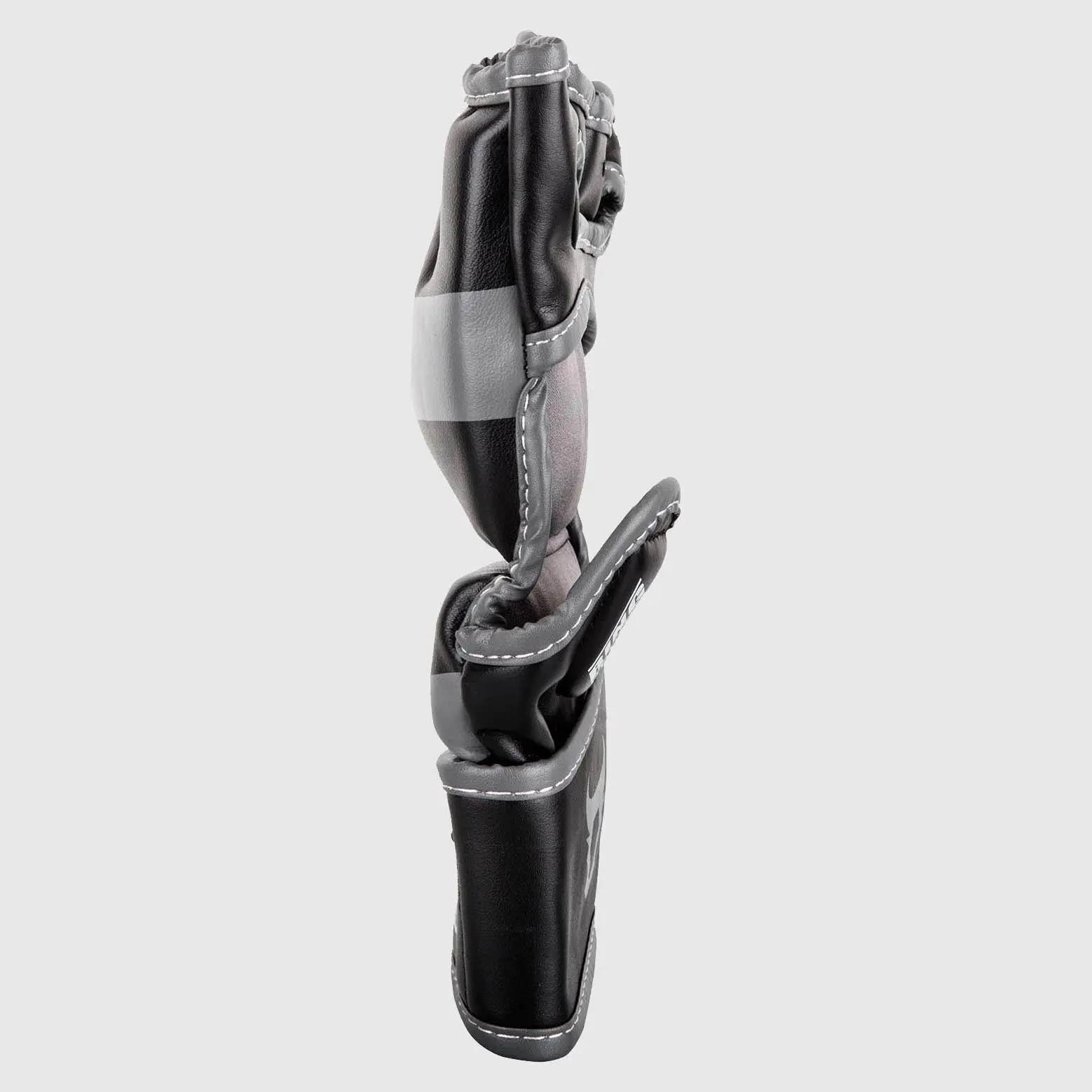 Ringhorns Charger by Venum MMA Gloves - Black страничен изглед с пръсти