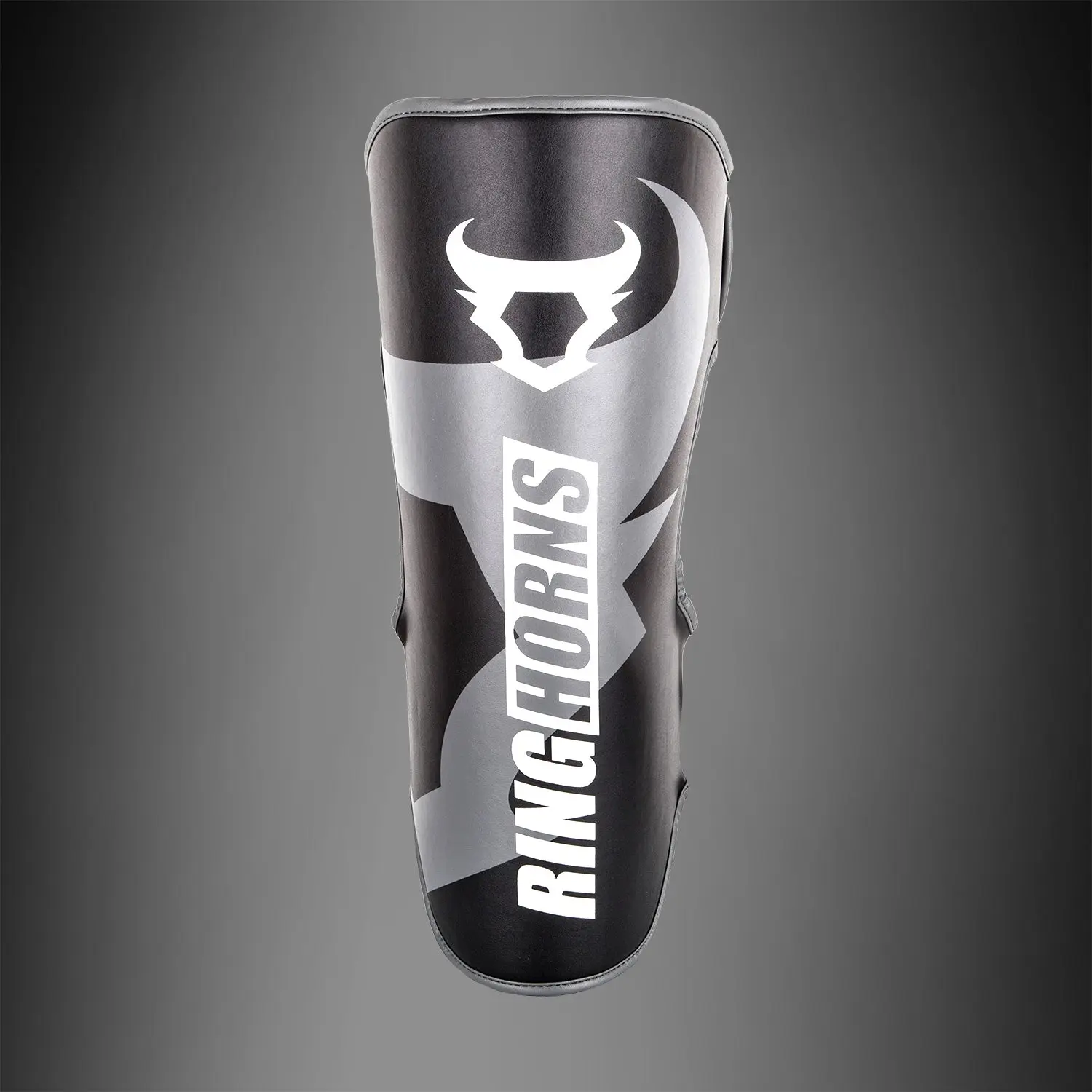 Ringhorns Charger by Venum Shin Guards - Black преден изглед с лого