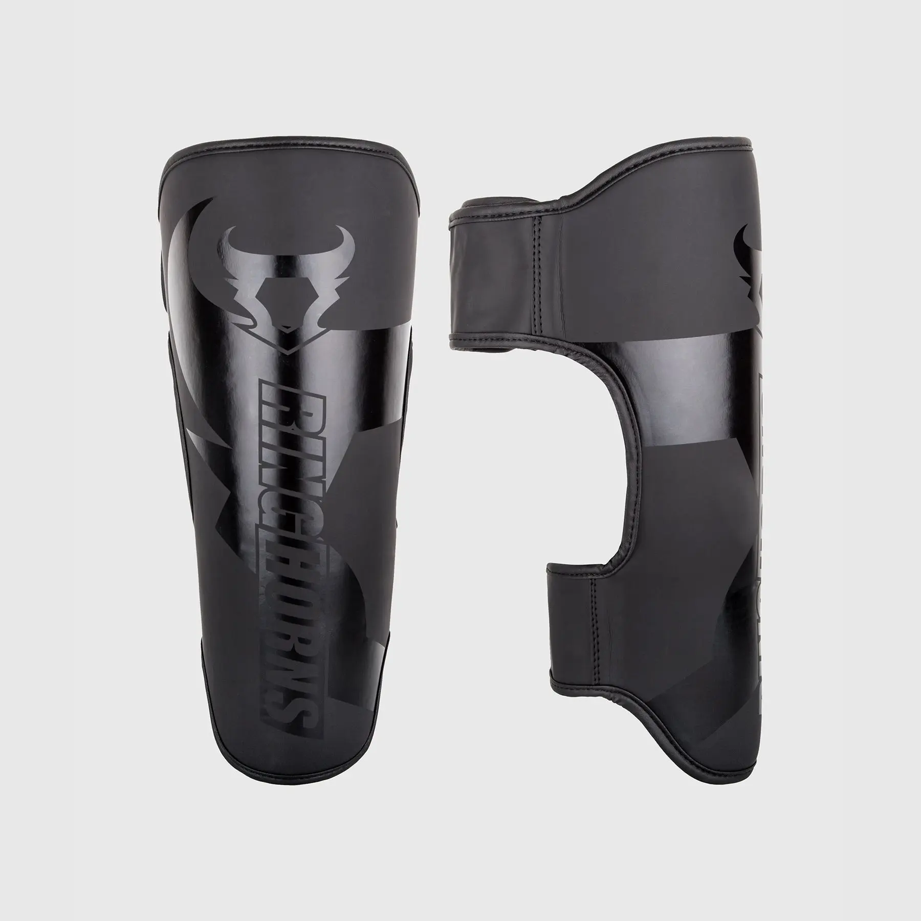 Ringhorns Charger by Venum Shin Guards - Black/Black преден и страничен изглед