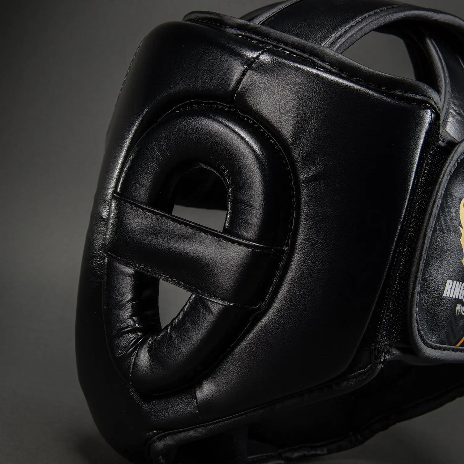 Ringhorns Charger by Venum Headgear - Black/Gold детайл на защитата за уши