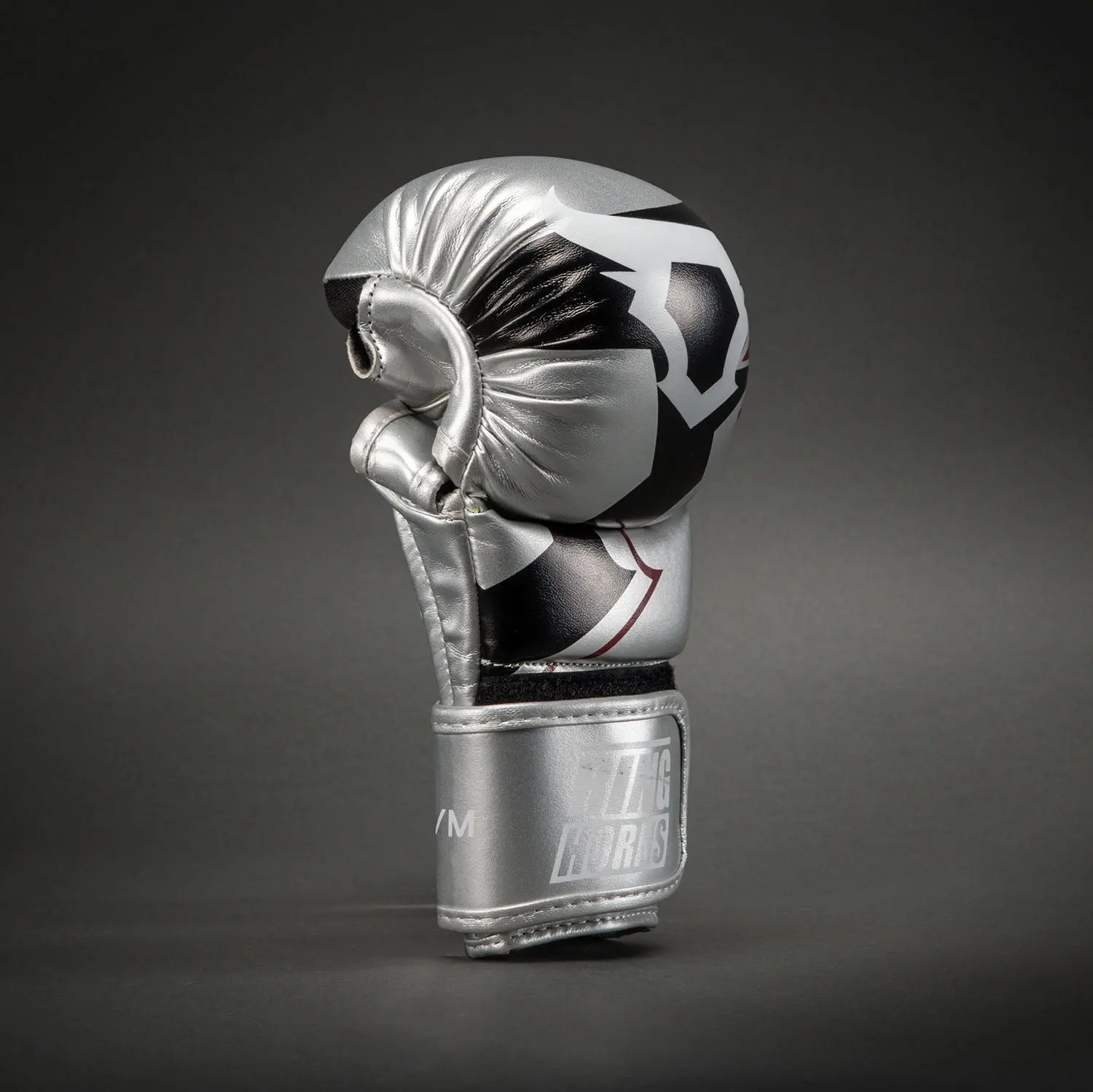 Ringhorns Charger by Venum MMA Sparring Gloves - Silver/Black страничен изглед