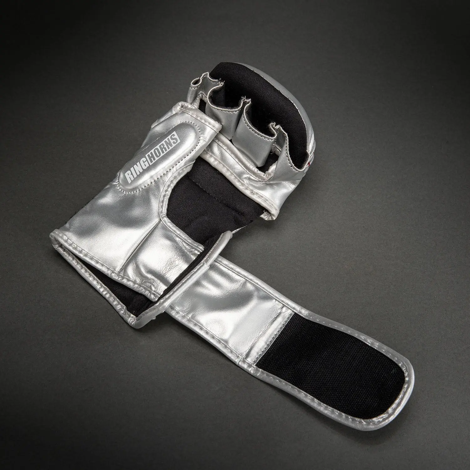 Ringhorns Charger by Venum MMA Sparring Gloves - Silver/Black разтворени