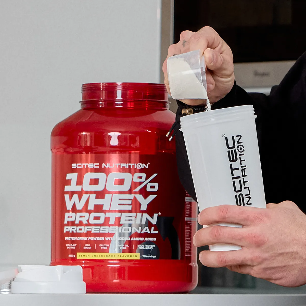 Опаковка на Scitec Nutrition 100% Whey Protein Professional с вкус на шоколад, 2,35 кг